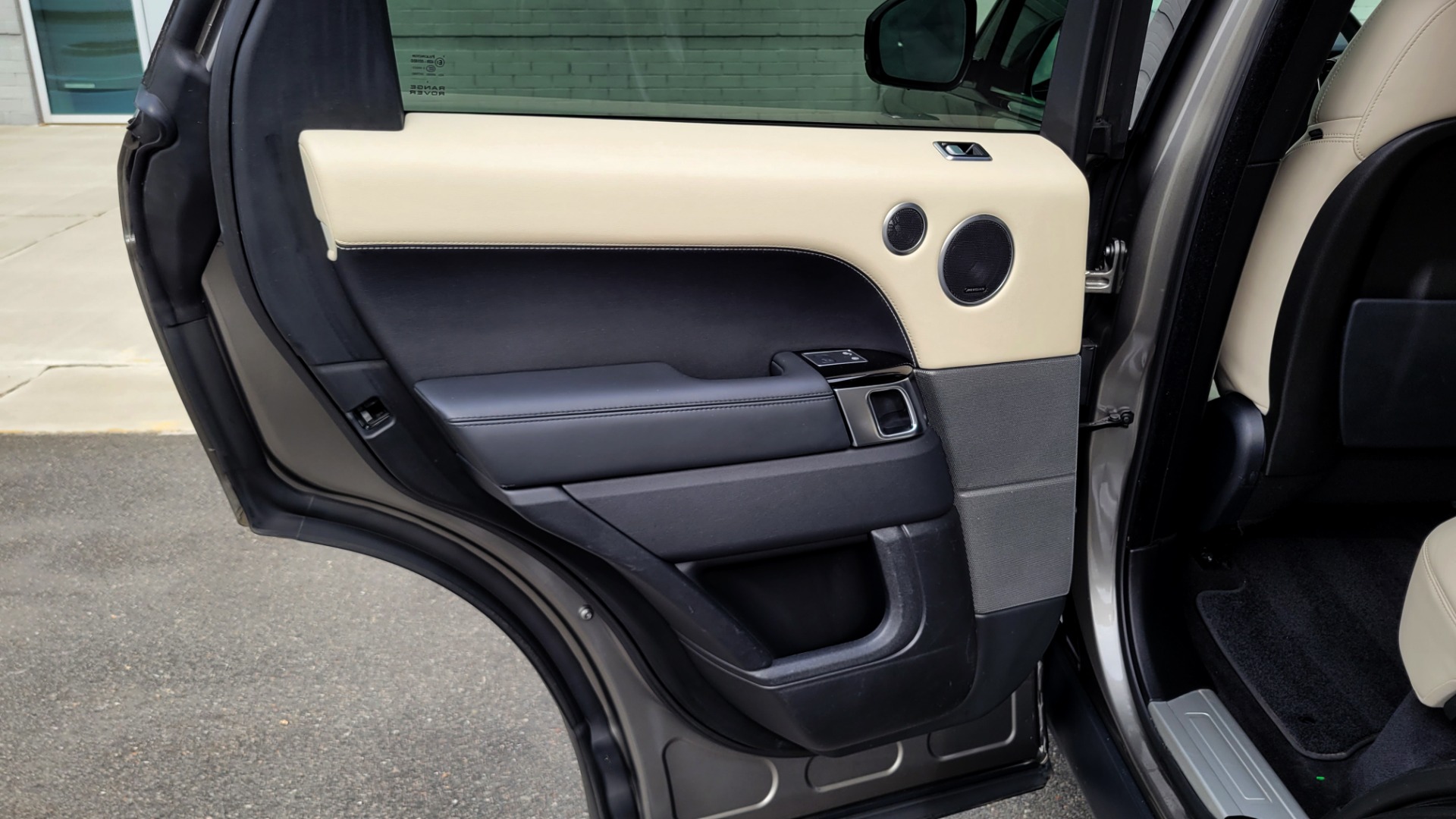 Used 2020 Land Rover RANGE ROVER SPORT HSE / 3.0L SC I6 / 8-SPD AUTO / NAV / PANO-ROOF / REARVIEW for sale Sold at Formula Imports in Charlotte NC 28227 67