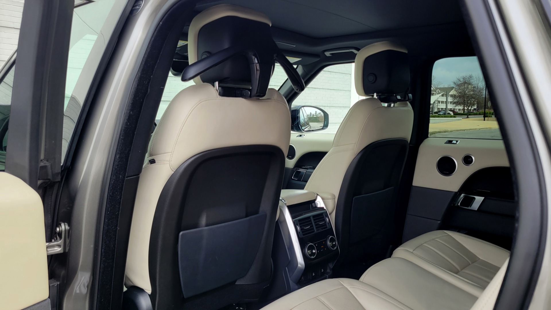 Used 2020 Land Rover RANGE ROVER SPORT HSE / 3.0L SC I6 / 8-SPD AUTO / NAV / PANO-ROOF / REARVIEW for sale Sold at Formula Imports in Charlotte NC 28227 72