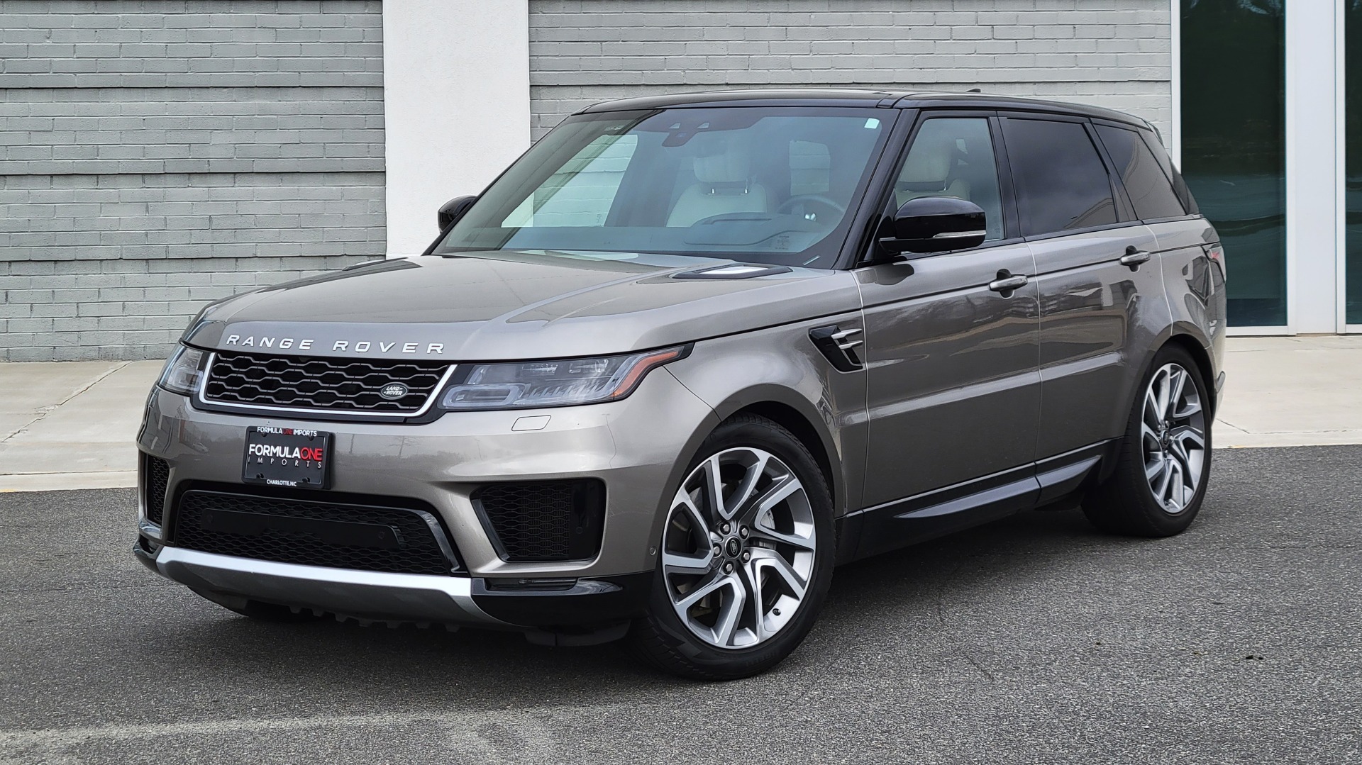 Used 2020 Land Rover RANGE ROVER SPORT HSE / 3.0L SC I6 / 8-SPD AUTO / NAV / PANO-ROOF / REARVIEW for sale Sold at Formula Imports in Charlotte NC 28227 1