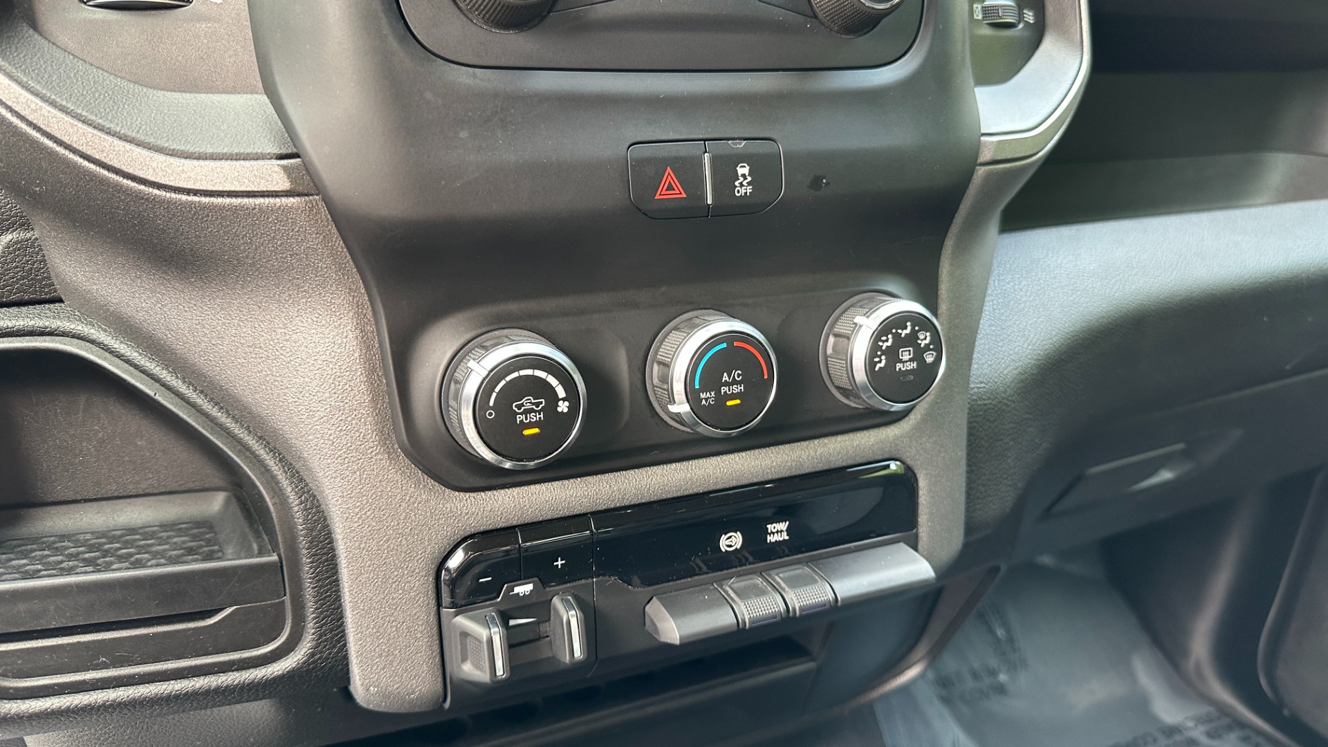 Used 2020 Ram 3500 TRADESMAN / DUAL REAR WHEELS / CUMMINS DIESEL / LVL 2 GROUP / CHROME GROUP for sale Sold at Formula Imports in Charlotte NC 28227 19