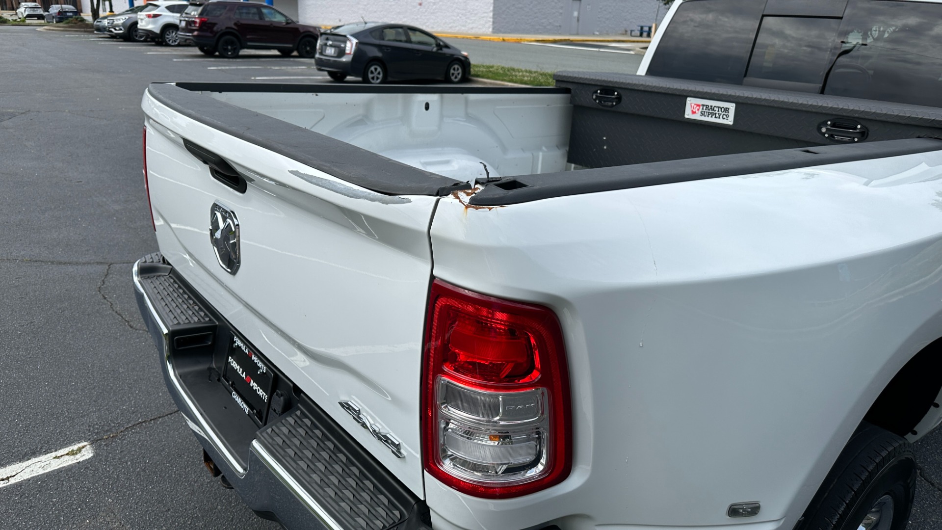 Used 2020 Ram 3500 TRADESMAN / DUAL REAR WHEELS / CUMMINS DIESEL / LVL 2 GROUP / CHROME GROUP for sale Sold at Formula Imports in Charlotte NC 28227 44
