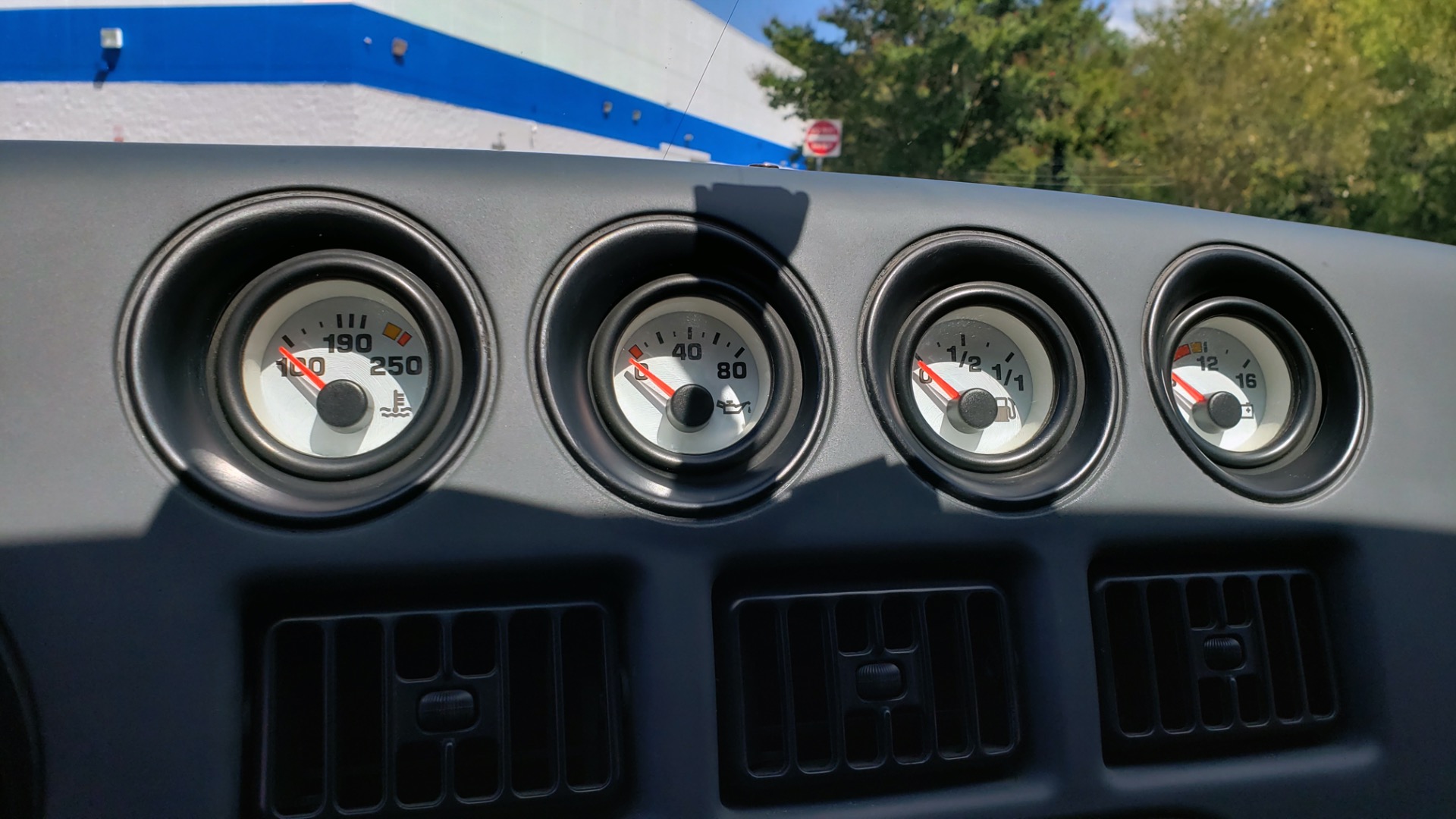 Used 1993 Dodge VIPER RT/10 COUPE / 6-SPD MAN / REMOVABLE TOP / LOW MILES for sale Sold at Formula Imports in Charlotte NC 28227 35