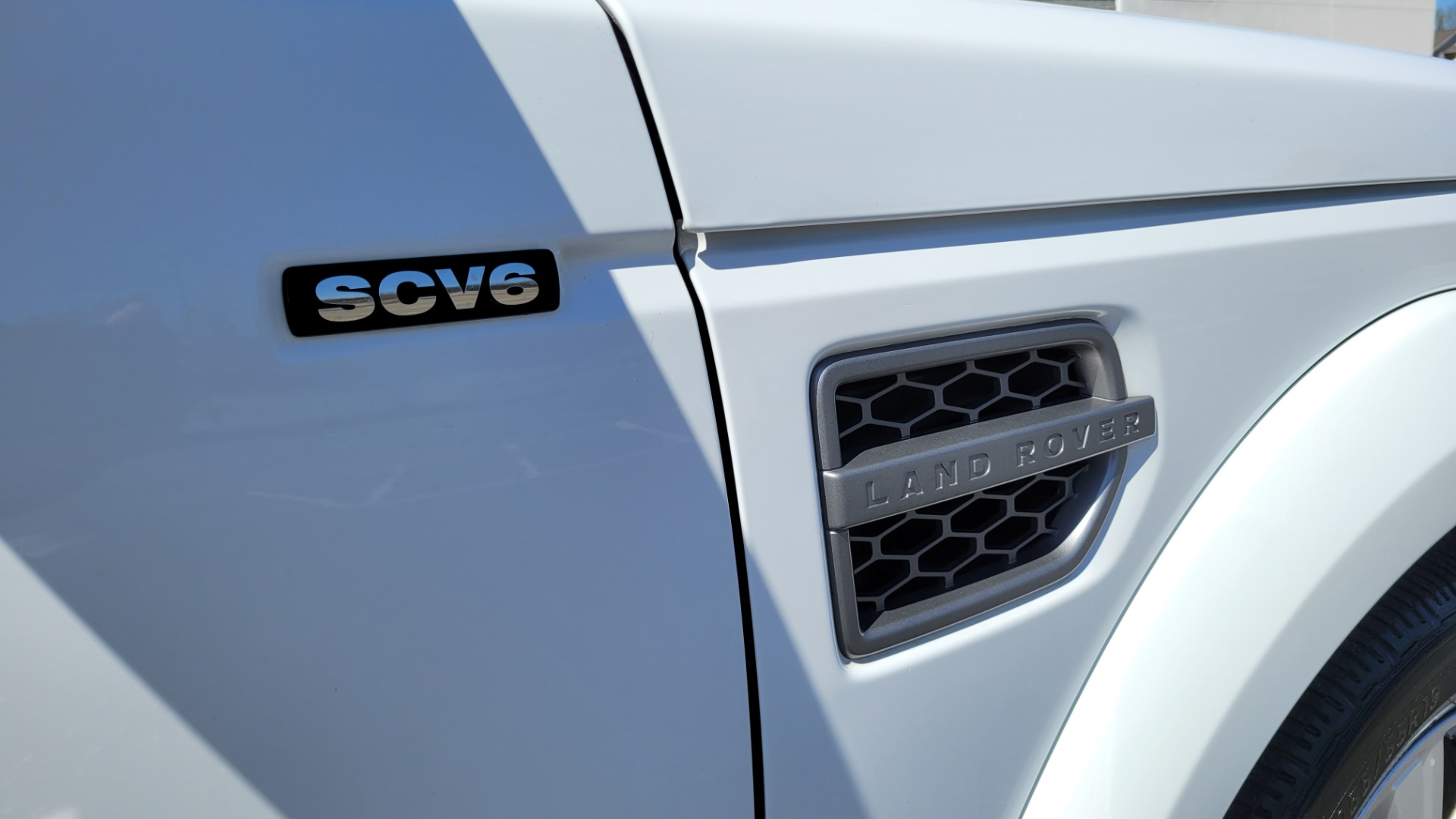 Used 2015 Land Rover LR4 HSE 3.0L SC V6 / AWD / VISION ASST / 3-ROW / CLIMATE COMFORT / TOWING for sale Sold at Formula Imports in Charlotte NC 28227 12