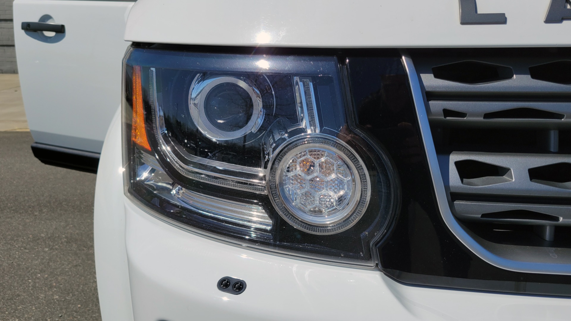 Used 2015 Land Rover LR4 HSE 3.0L SC V6 / AWD / VISION ASST / 3-ROW / CLIMATE COMFORT / TOWING for sale Sold at Formula Imports in Charlotte NC 28227 24