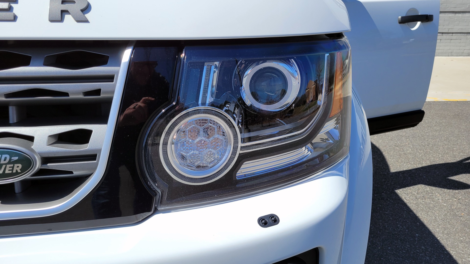 Used 2015 Land Rover LR4 HSE 3.0L SC V6 / AWD / VISION ASST / 3-ROW / CLIMATE COMFORT / TOWING for sale Sold at Formula Imports in Charlotte NC 28227 25