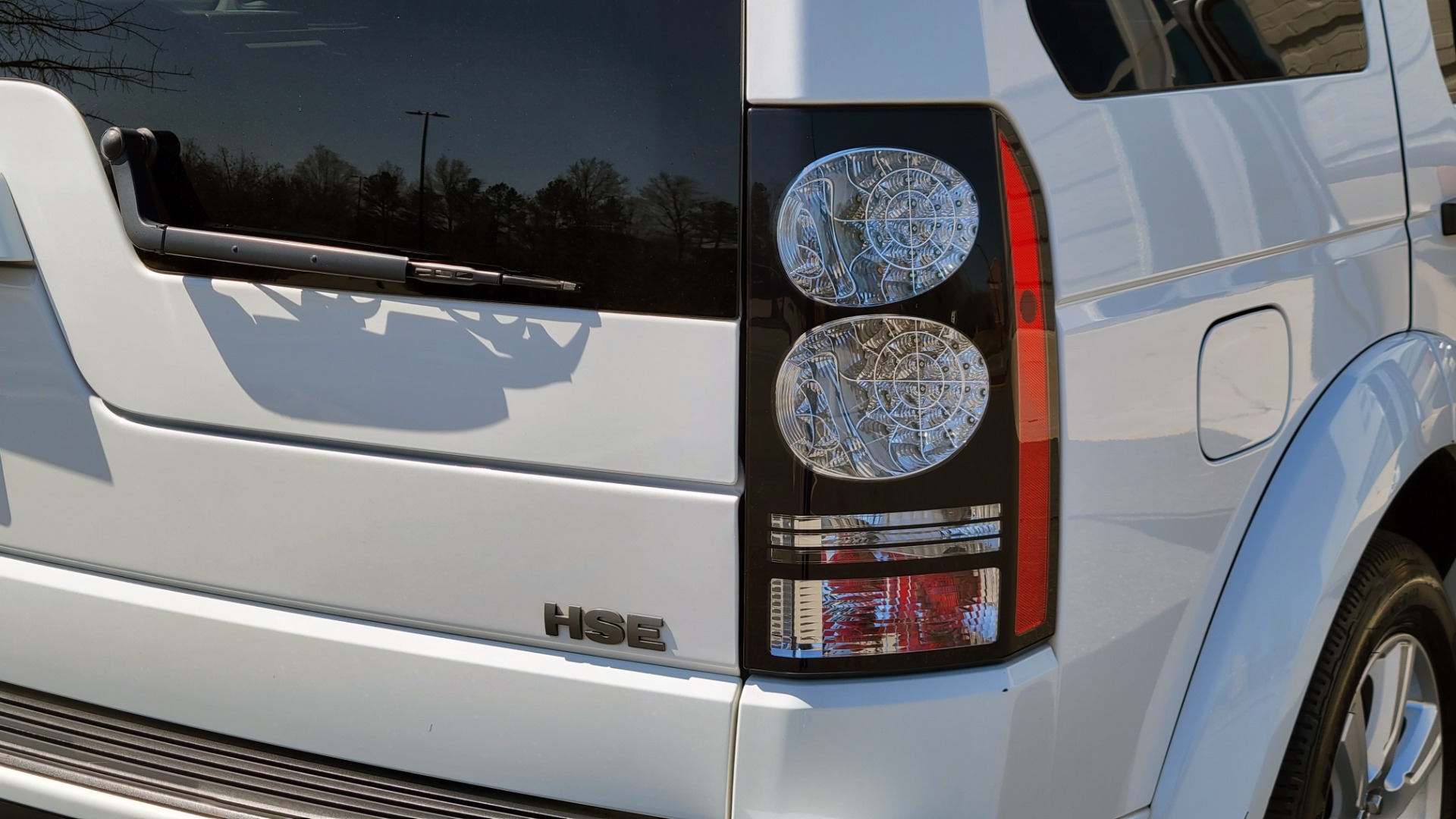 Used 2015 Land Rover LR4 HSE 3.0L SC V6 / AWD / VISION ASST / 3-ROW / CLIMATE COMFORT / TOWING for sale Sold at Formula Imports in Charlotte NC 28227 30