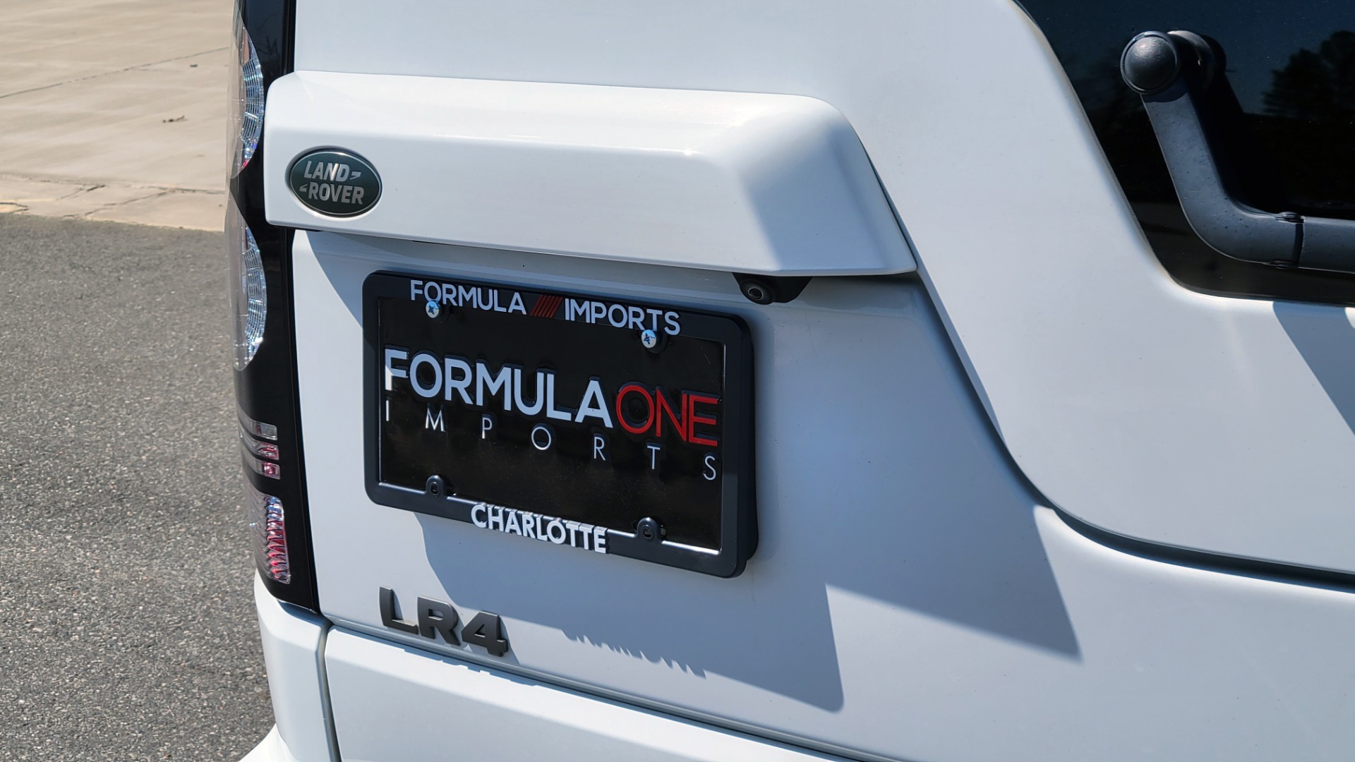 Used 2015 Land Rover LR4 HSE 3.0L SC V6 / AWD / VISION ASST / 3-ROW / CLIMATE COMFORT / TOWING for sale Sold at Formula Imports in Charlotte NC 28227 31
