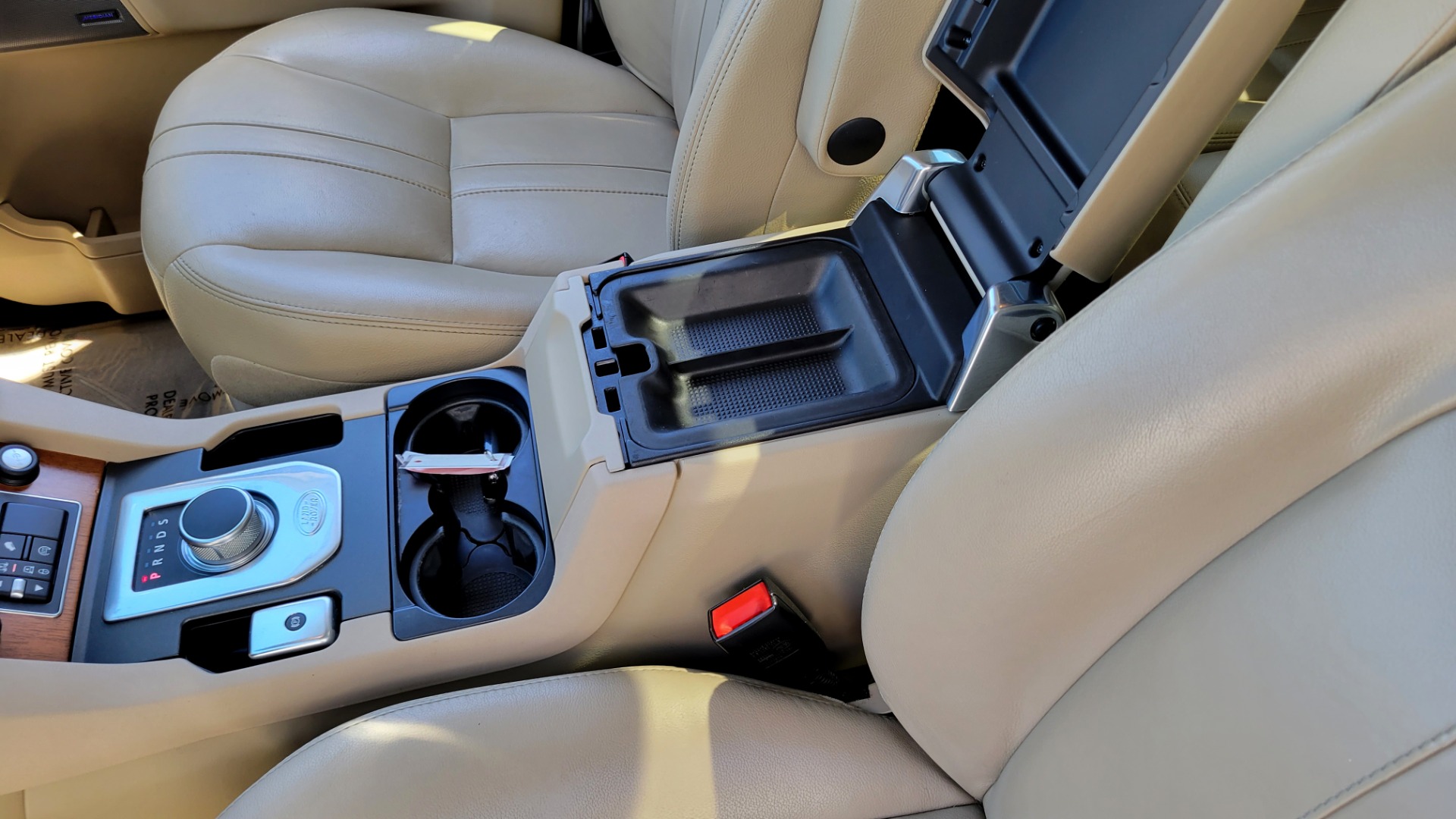 Used 2015 Land Rover LR4 HSE 3.0L SC V6 / AWD / VISION ASST / 3-ROW / CLIMATE COMFORT / TOWING for sale Sold at Formula Imports in Charlotte NC 28227 57