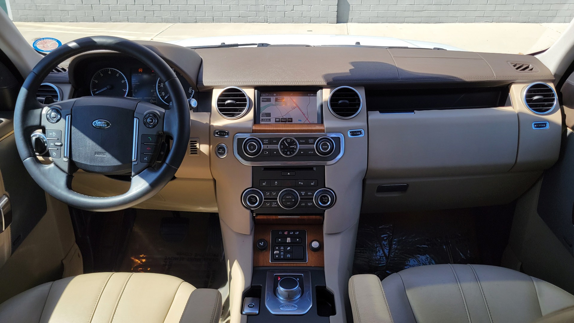 Used 2015 Land Rover LR4 HSE 3.0L SC V6 / AWD / VISION ASST / 3-ROW / CLIMATE COMFORT / TOWING for sale Sold at Formula Imports in Charlotte NC 28227 78