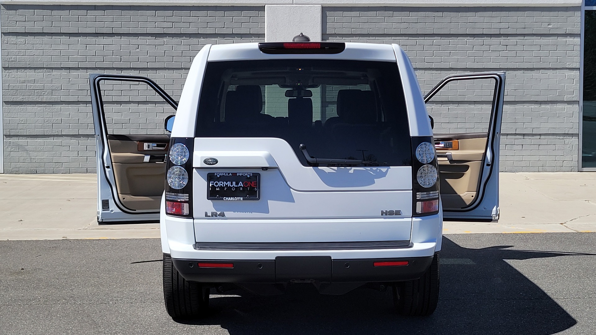 Used 2015 Land Rover LR4 HSE 3.0L SC V6 / AWD / VISION ASST / 3-ROW / CLIMATE COMFORT / TOWING for sale Sold at Formula Imports in Charlotte NC 28227 8