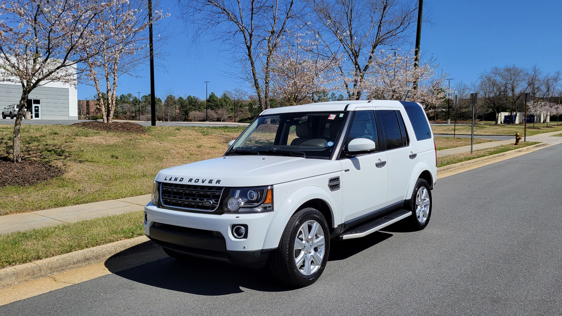 Used 2015 Land Rover LR4 HSE 3.0L SC V6 / AWD / VISION ASST / 3-ROW / CLIMATE COMFORT / TOWING for sale Sold at Formula Imports in Charlotte NC 28227 82