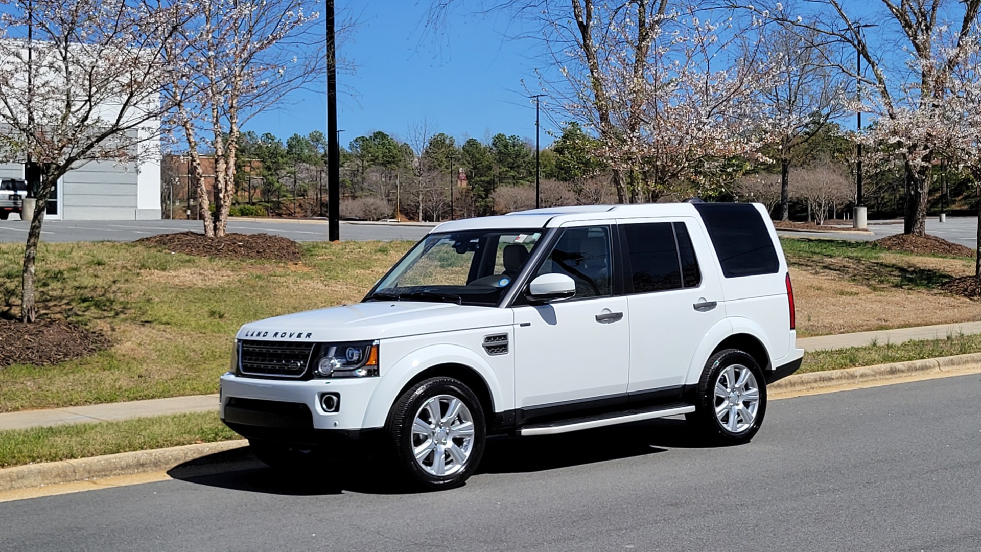 Used 2015 Land Rover LR4 HSE 3.0L SC V6 / AWD / VISION ASST / 3-ROW / CLIMATE COMFORT / TOWING for sale Sold at Formula Imports in Charlotte NC 28227 83