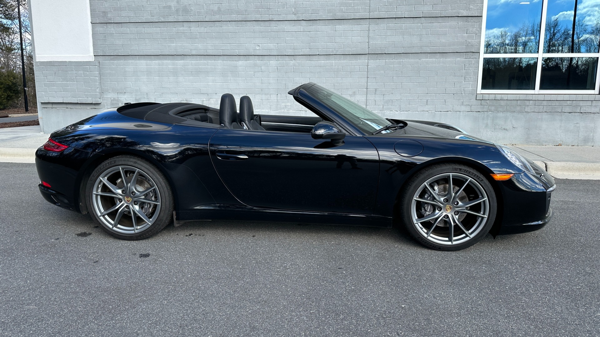 Used 2017 Porsche 911 CARRERA / SPORT EXHAUST / CABRIOLET / SPORT CHRONO / SPORT SEATS for sale Sold at Formula Imports in Charlotte NC 28227 7