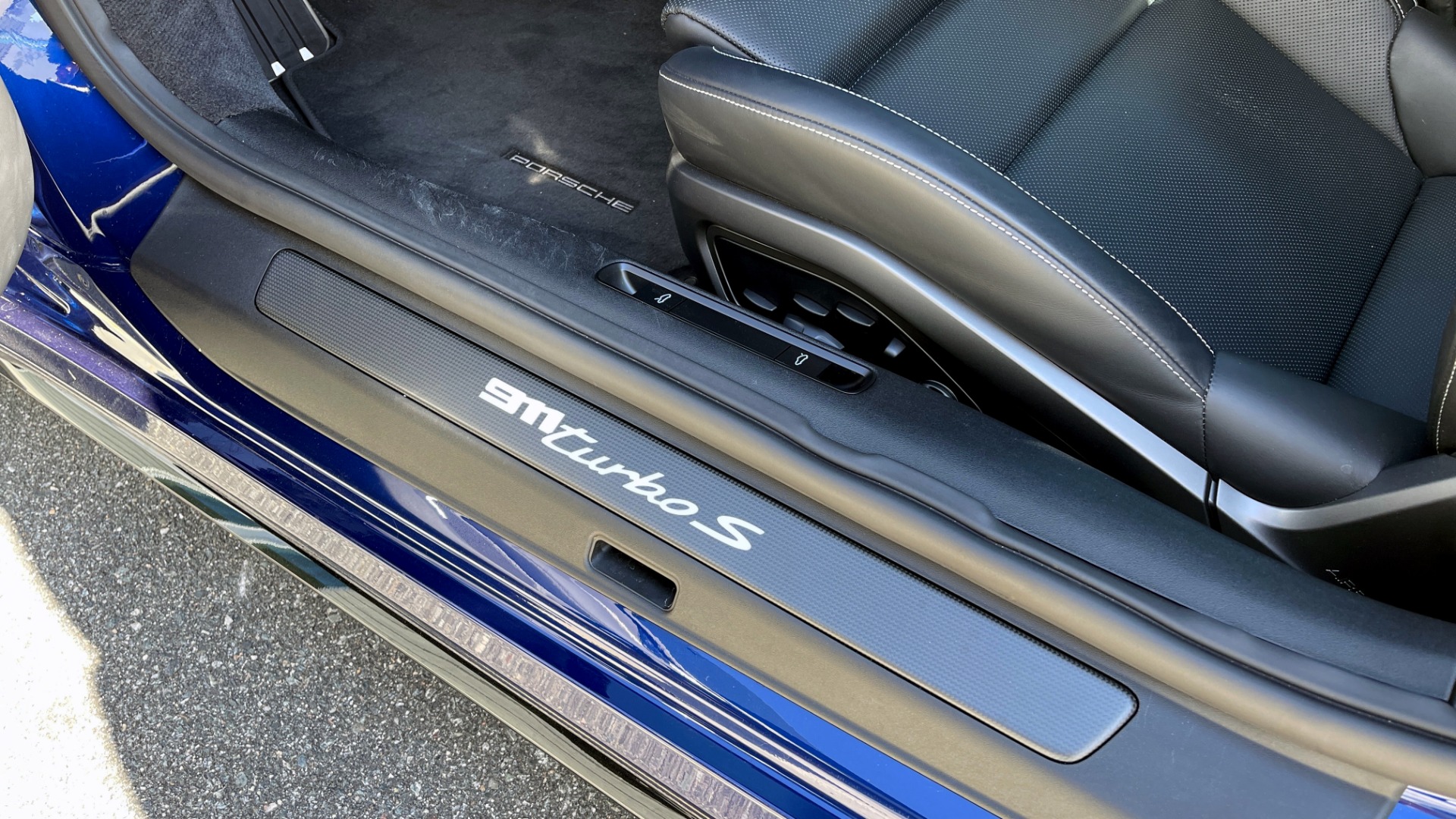 Used 2021 Porsche 911 TURBO S COUPE 3.8L / AWD / AUTO / NAV / SUNROOF / BOSE / REARVIEW for sale Sold at Formula Imports in Charlotte NC 28227 37