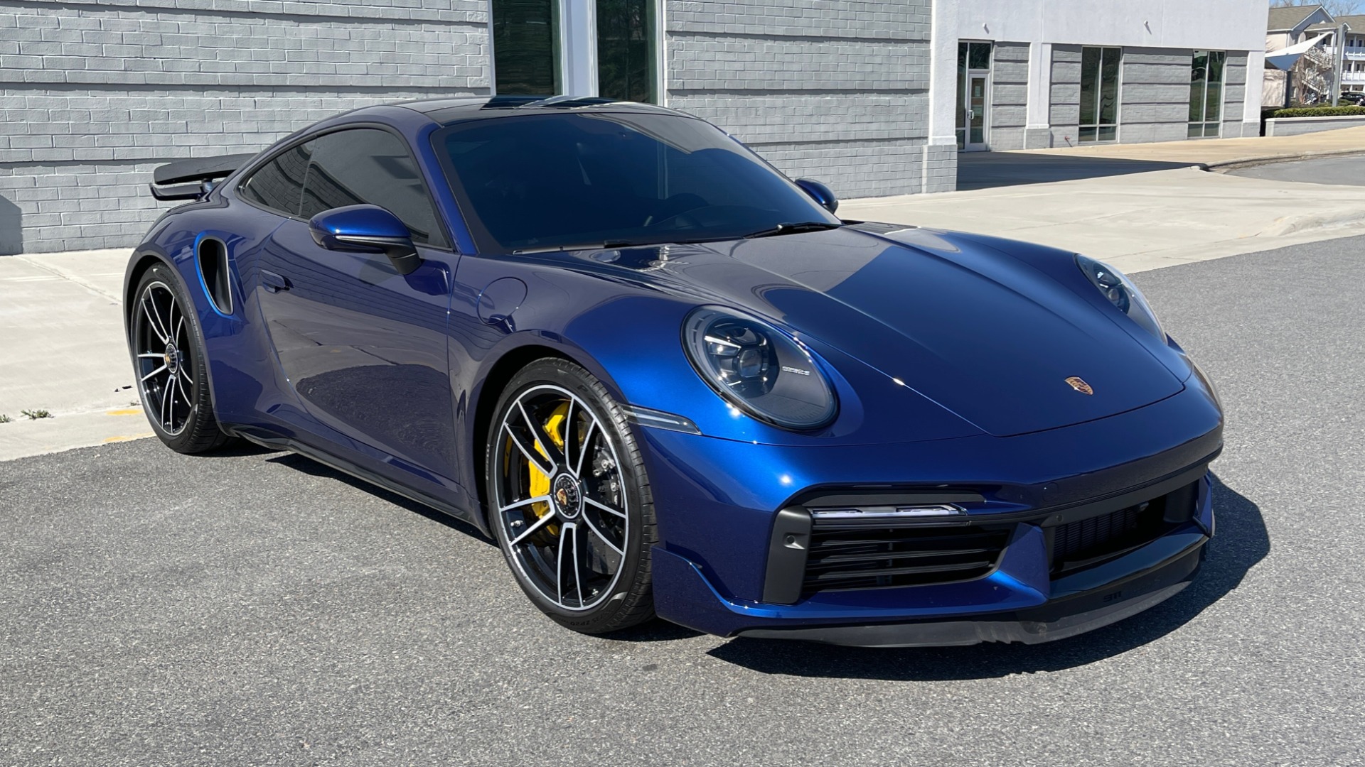 Used 2021 Porsche 911 TURBO S COUPE 3.8L / AWD / AUTO / NAV / SUNROOF / BOSE / REARVIEW for sale Sold at Formula Imports in Charlotte NC 28227 4
