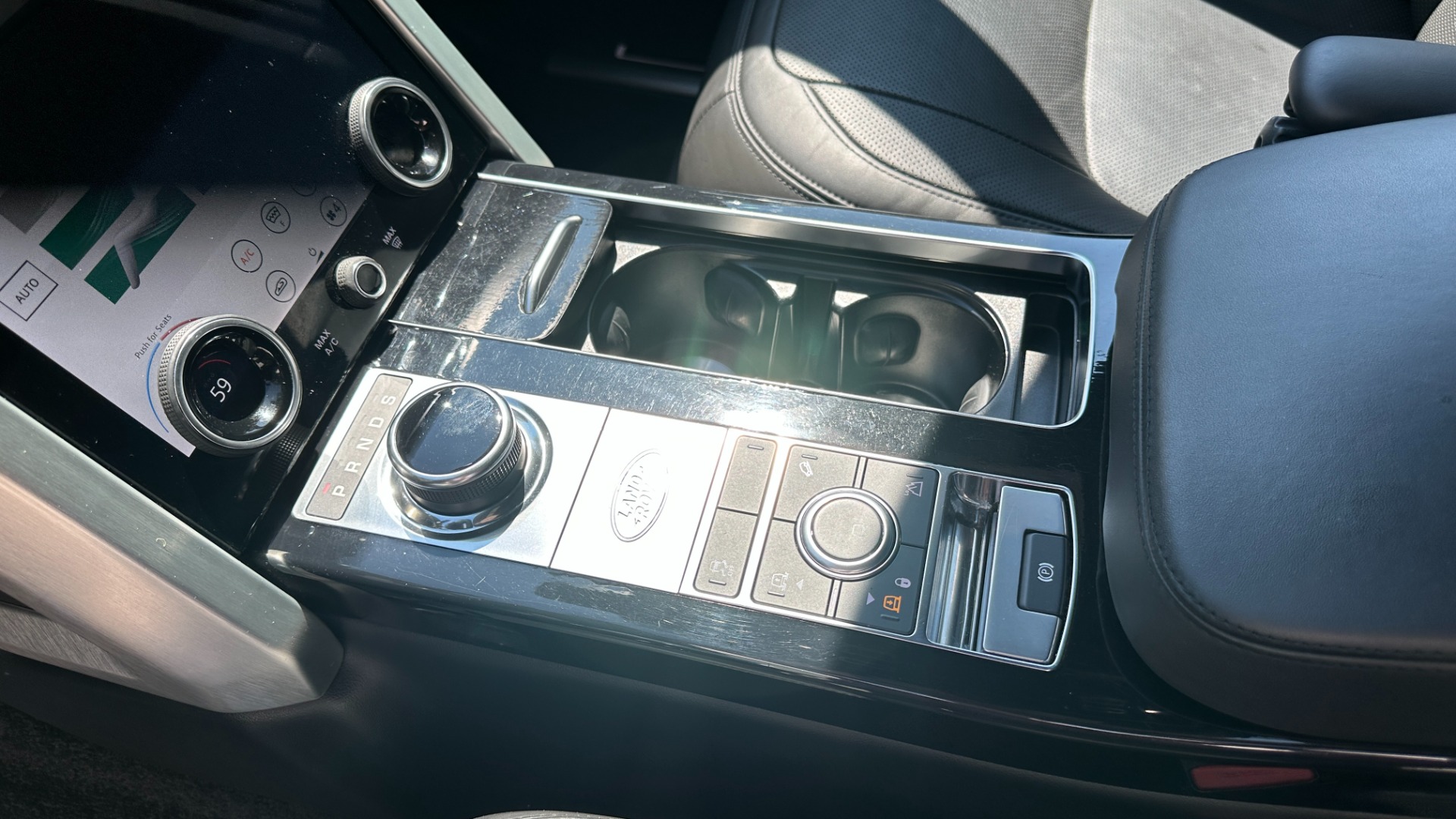 Used 2019 Land Rover Range Rover HSE / DRIVE PACK / WOOD STEERING / PIANO BLACK TRIM for sale Sold at Formula Imports in Charlotte NC 28227 16