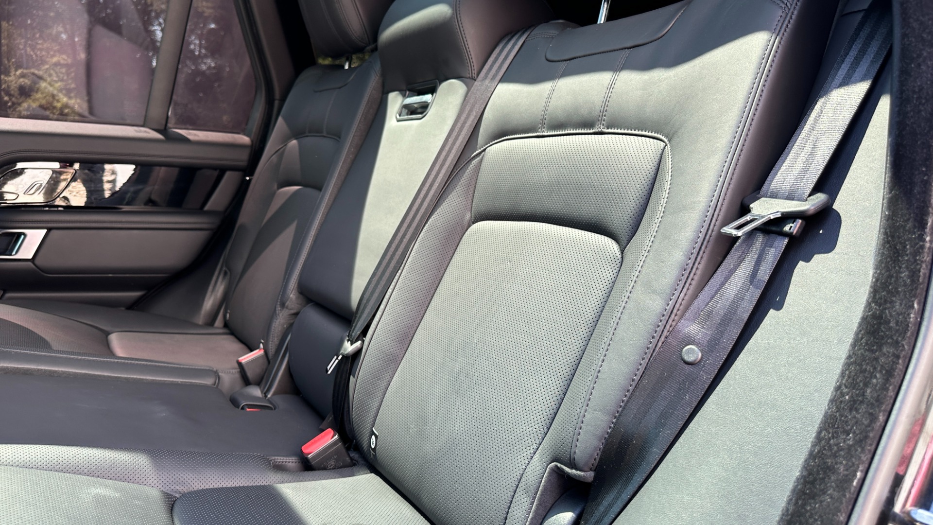 Used 2019 Land Rover Range Rover HSE / DRIVE PACK / WOOD STEERING / PIANO BLACK TRIM for sale Sold at Formula Imports in Charlotte NC 28227 20