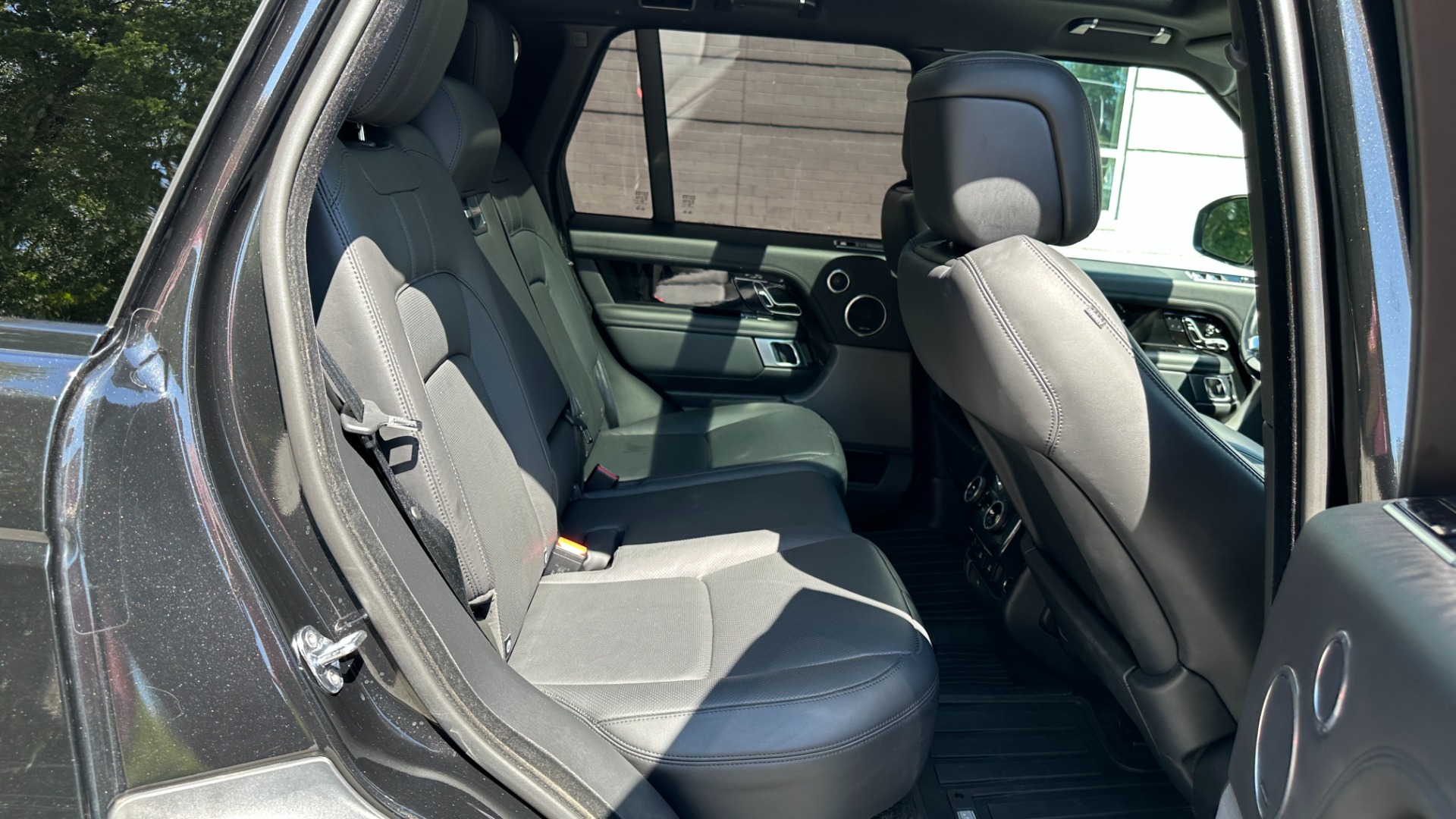 Used 2019 Land Rover Range Rover HSE / DRIVE PACK / WOOD STEERING / PIANO BLACK TRIM for sale Sold at Formula Imports in Charlotte NC 28227 24