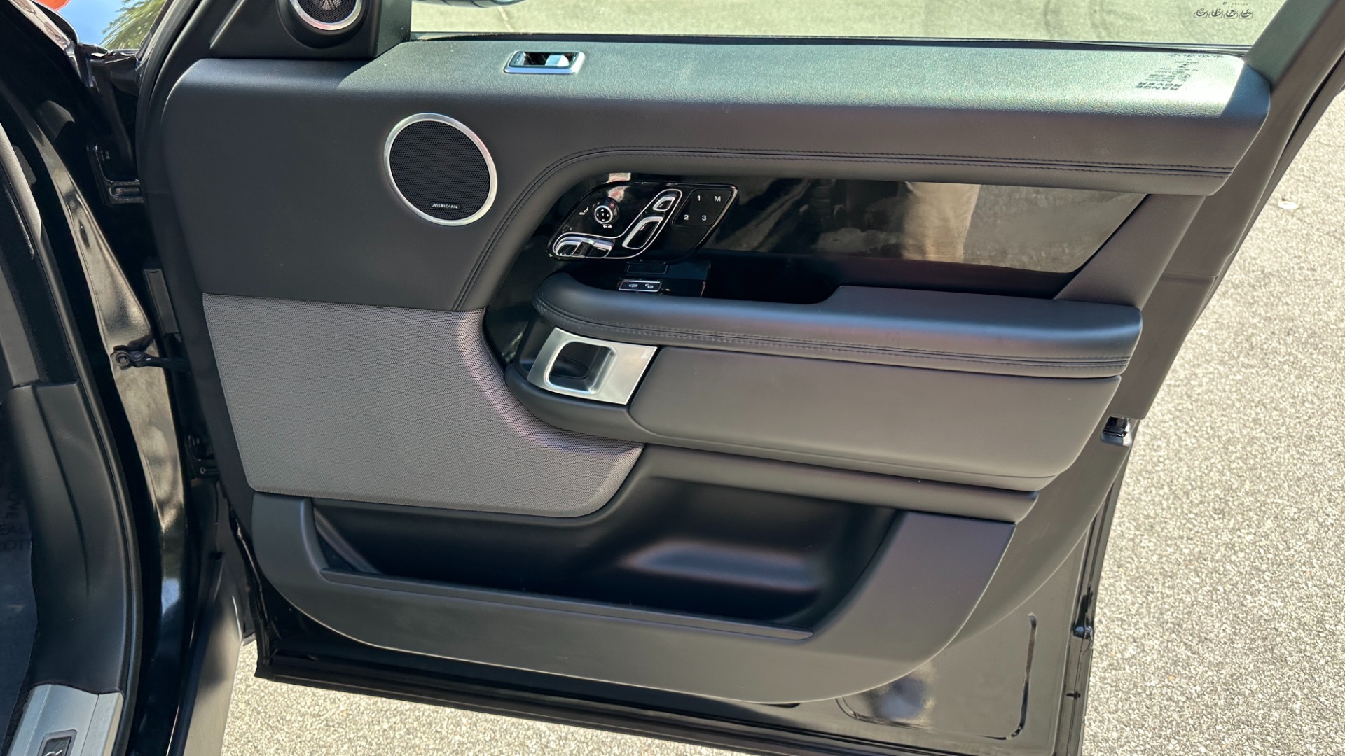 Used 2019 Land Rover Range Rover HSE / DRIVE PACK / WOOD STEERING / PIANO BLACK TRIM for sale Sold at Formula Imports in Charlotte NC 28227 27