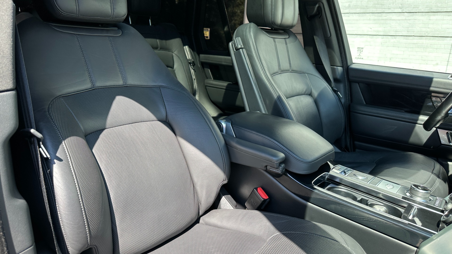 Used 2019 Land Rover Range Rover HSE / DRIVE PACK / WOOD STEERING / PIANO BLACK TRIM for sale Sold at Formula Imports in Charlotte NC 28227 30