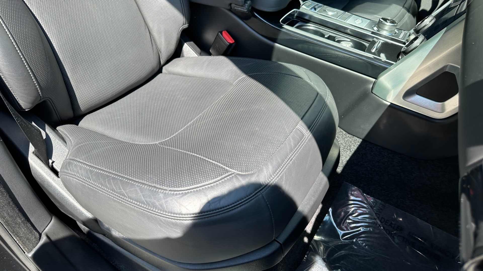 Used 2019 Land Rover Range Rover HSE / DRIVE PACK / WOOD STEERING / PIANO BLACK TRIM for sale Sold at Formula Imports in Charlotte NC 28227 31