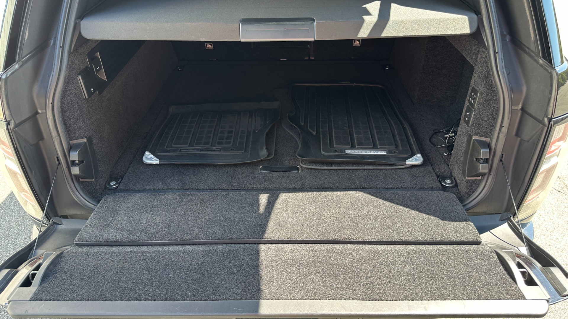 Used 2019 Land Rover Range Rover HSE / DRIVE PACK / WOOD STEERING / PIANO BLACK TRIM for sale Sold at Formula Imports in Charlotte NC 28227 33