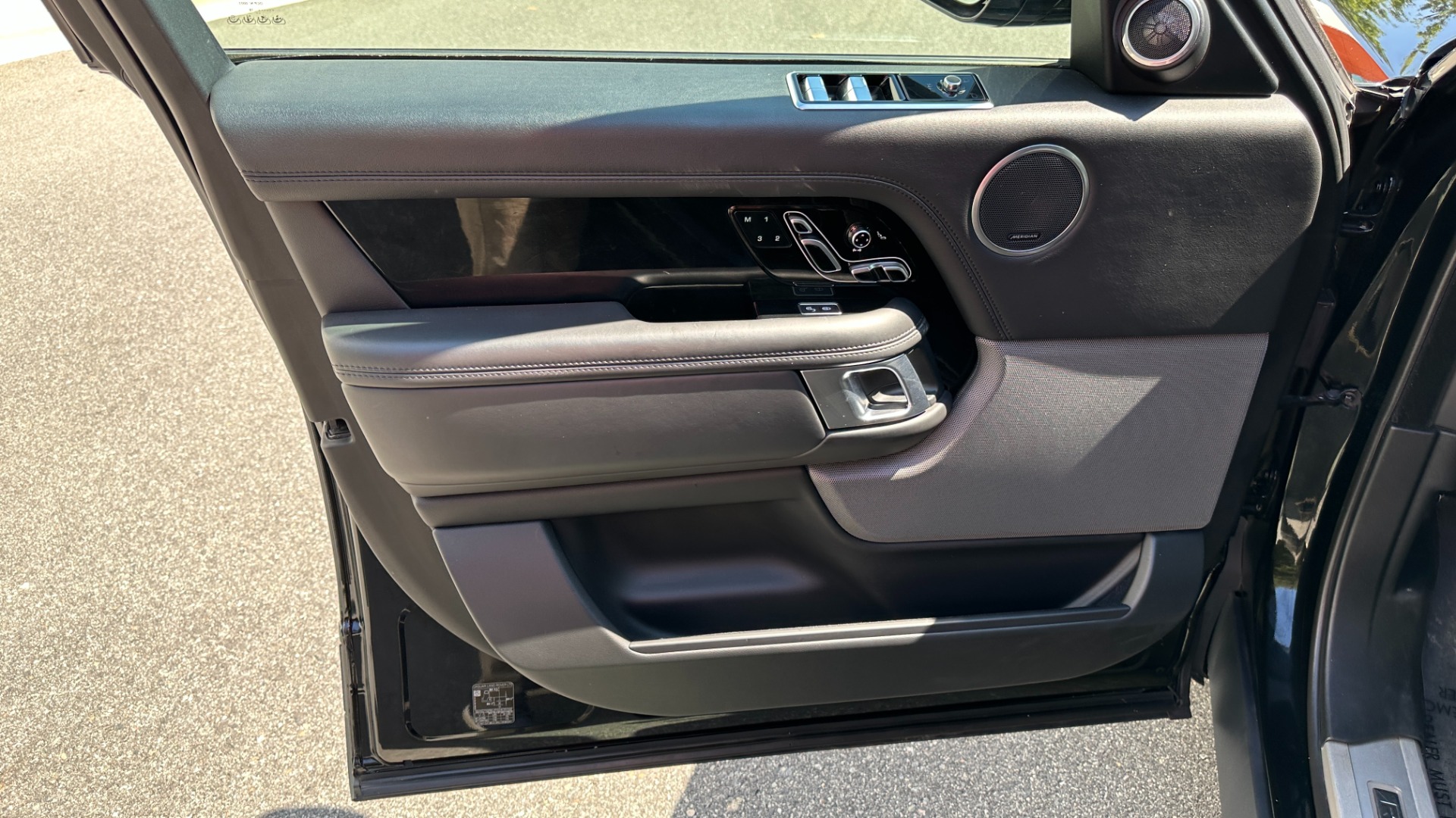 Used 2019 Land Rover Range Rover HSE / DRIVE PACK / WOOD STEERING / PIANO BLACK TRIM for sale Sold at Formula Imports in Charlotte NC 28227 9