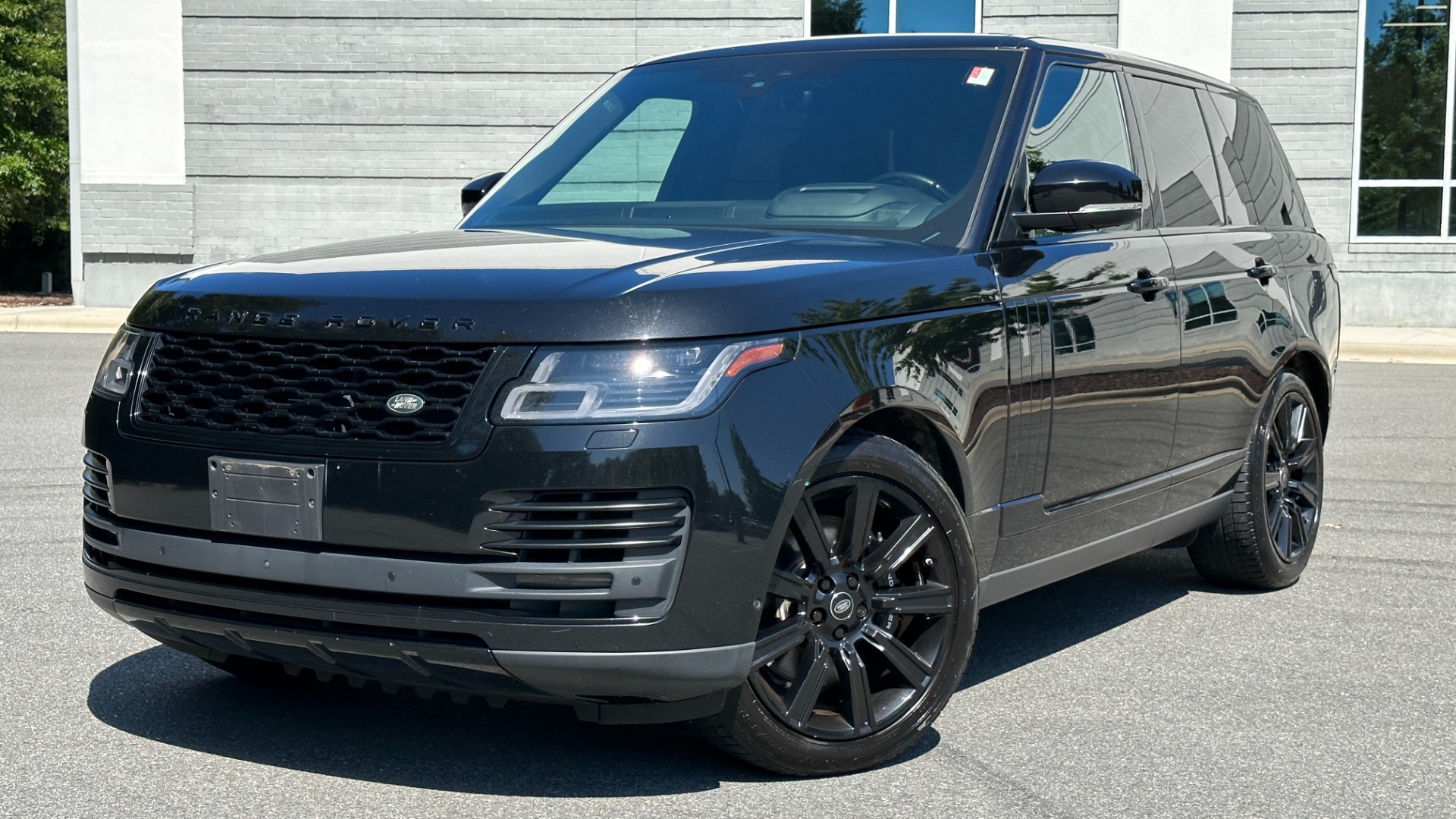 Used 2019 Land Rover Range Rover HSE / DRIVE PACK / WOOD STEERING / PIANO BLACK TRIM for sale Sold at Formula Imports in Charlotte NC 28227 1