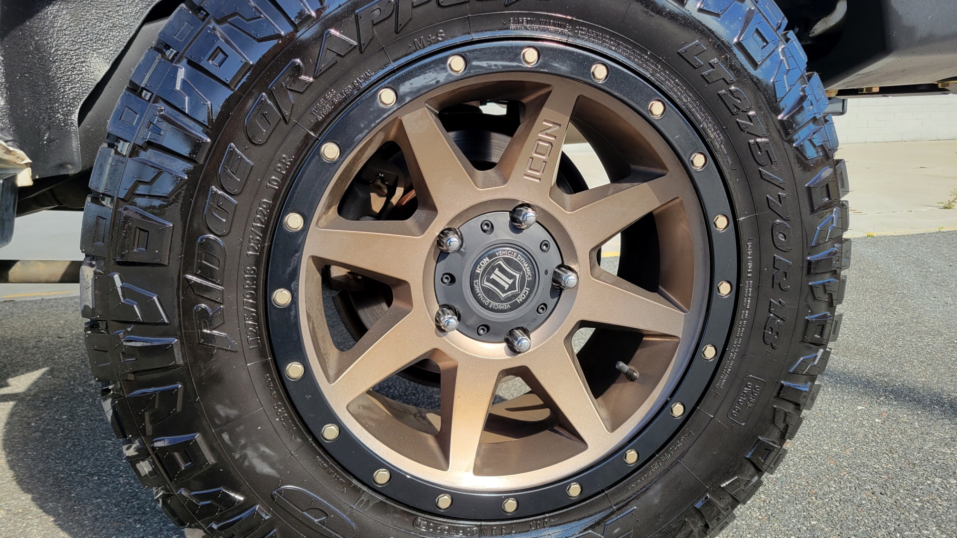 Used 2003 Toyota LAND CRUISER 4WD WAGON / 4.7L V8 / AUTO / NAVIGATION / LIFT / CUSTOM WHEELS for sale $27,999 at Formula Imports in Charlotte NC 28227 15