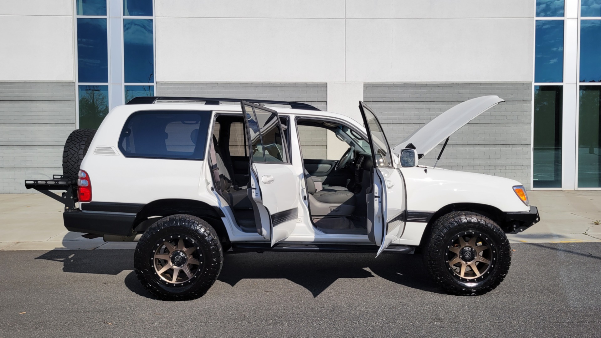 Used 2003 Toyota LAND CRUISER 4WD WAGON / 4.7L V8 / AUTO / NAVIGATION / LIFT / CUSTOM WHEELS for sale Sold at Formula Imports in Charlotte NC 28227 18