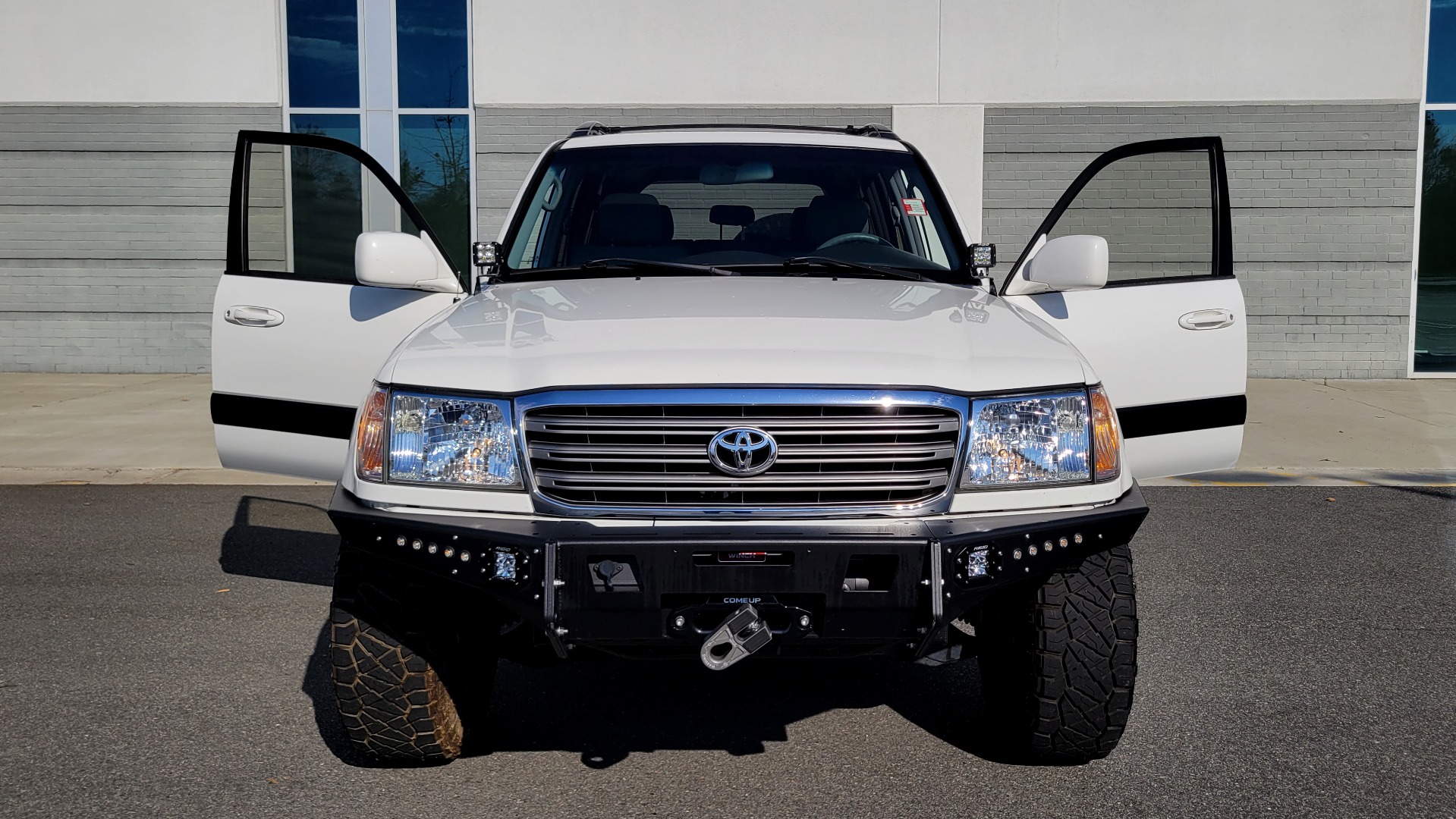 Used 2003 Toyota LAND CRUISER 4WD WAGON / 4.7L V8 / AUTO / NAVIGATION / LIFT / CUSTOM WHEELS for sale $27,999 at Formula Imports in Charlotte NC 28227 25