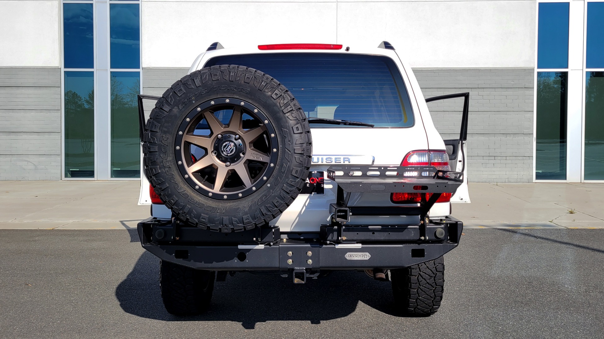 Used 2003 Toyota LAND CRUISER 4WD WAGON / 4.7L V8 / AUTO / NAVIGATION / LIFT / CUSTOM WHEELS for sale Sold at Formula Imports in Charlotte NC 28227 29