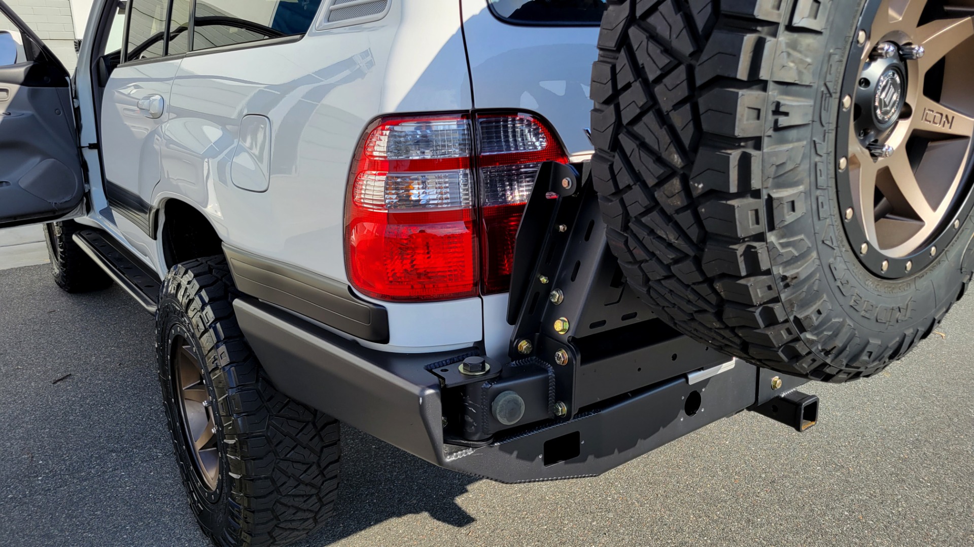 Used 2003 Toyota LAND CRUISER 4WD WAGON / 4.7L V8 / AUTO / NAVIGATION / LIFT / CUSTOM WHEELS for sale Sold at Formula Imports in Charlotte NC 28227 30
