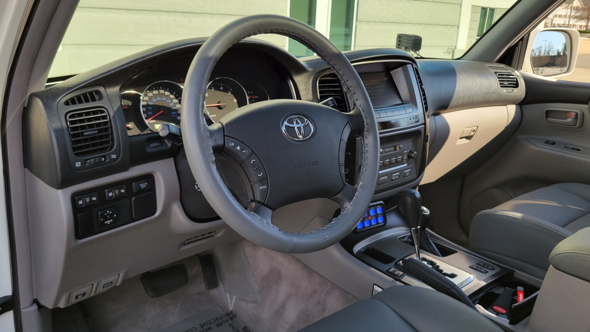 Used 2003 Toyota LAND CRUISER 4WD WAGON / 4.7L V8 / AUTO / NAVIGATION / LIFT / CUSTOM WHEELS for sale Sold at Formula Imports in Charlotte NC 28227 39