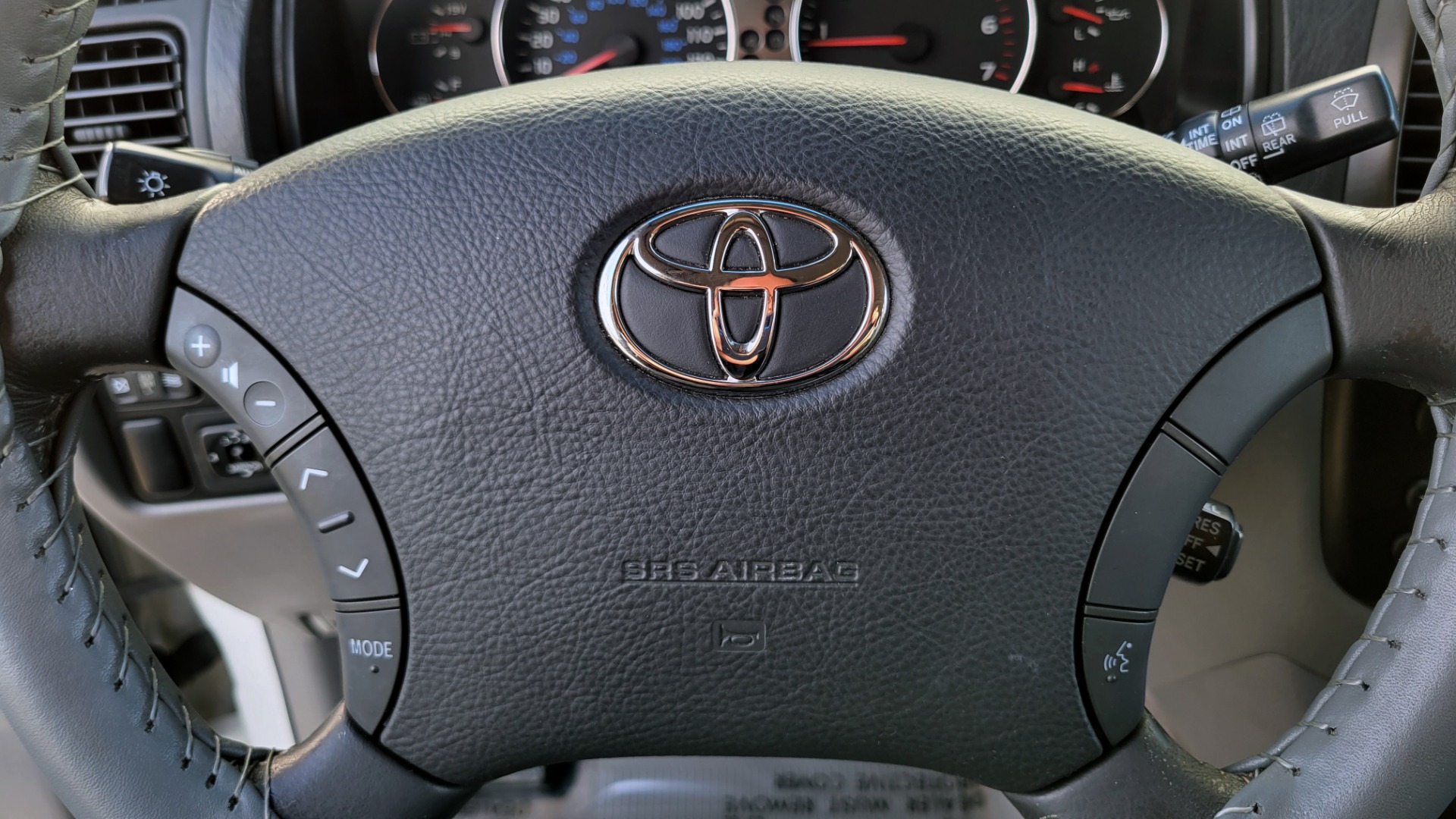 Used 2003 Toyota LAND CRUISER 4WD WAGON / 4.7L V8 / AUTO / NAVIGATION / LIFT / CUSTOM WHEELS for sale Sold at Formula Imports in Charlotte NC 28227 41