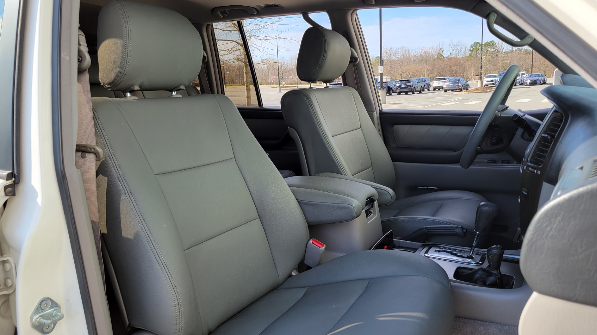 Used 2003 Toyota LAND CRUISER 4WD WAGON / 4.7L V8 / AUTO / NAVIGATION / LIFT / CUSTOM WHEELS for sale Sold at Formula Imports in Charlotte NC 28227 68