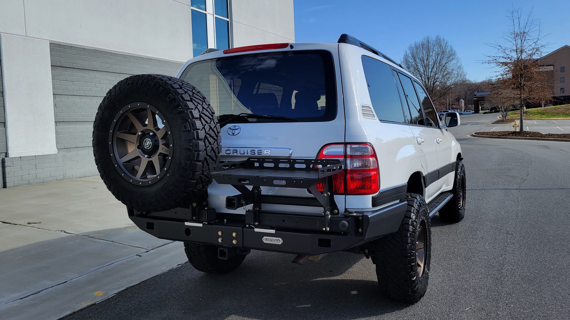 Used 2003 Toyota LAND CRUISER 4WD WAGON / 4.7L V8 / AUTO / NAVIGATION / LIFT / CUSTOM WHEELS for sale $27,999 at Formula Imports in Charlotte NC 28227 8