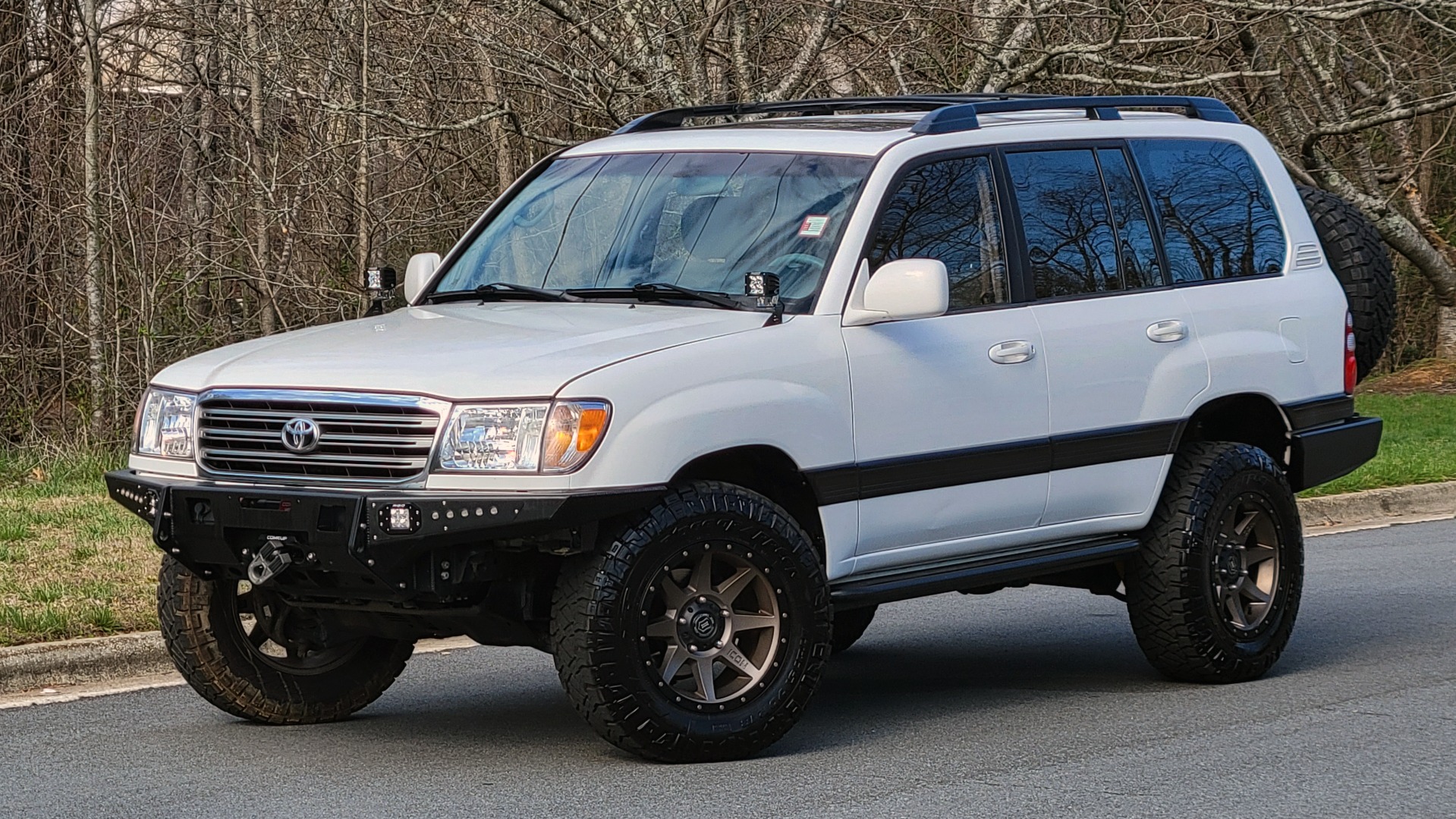 Used 2003 Toyota LAND CRUISER 4WD WAGON / 4.7L V8 / AUTO / NAVIGATION / LIFT / CUSTOM WHEELS for sale Sold at Formula Imports in Charlotte NC 28227 90