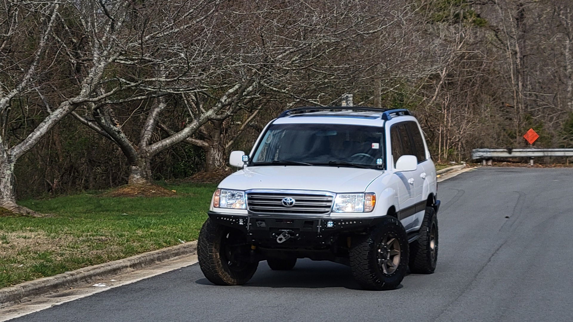 Used 2003 Toyota LAND CRUISER 4WD WAGON / 4.7L V8 / AUTO / NAVIGATION / LIFT / CUSTOM WHEELS for sale Sold at Formula Imports in Charlotte NC 28227 92