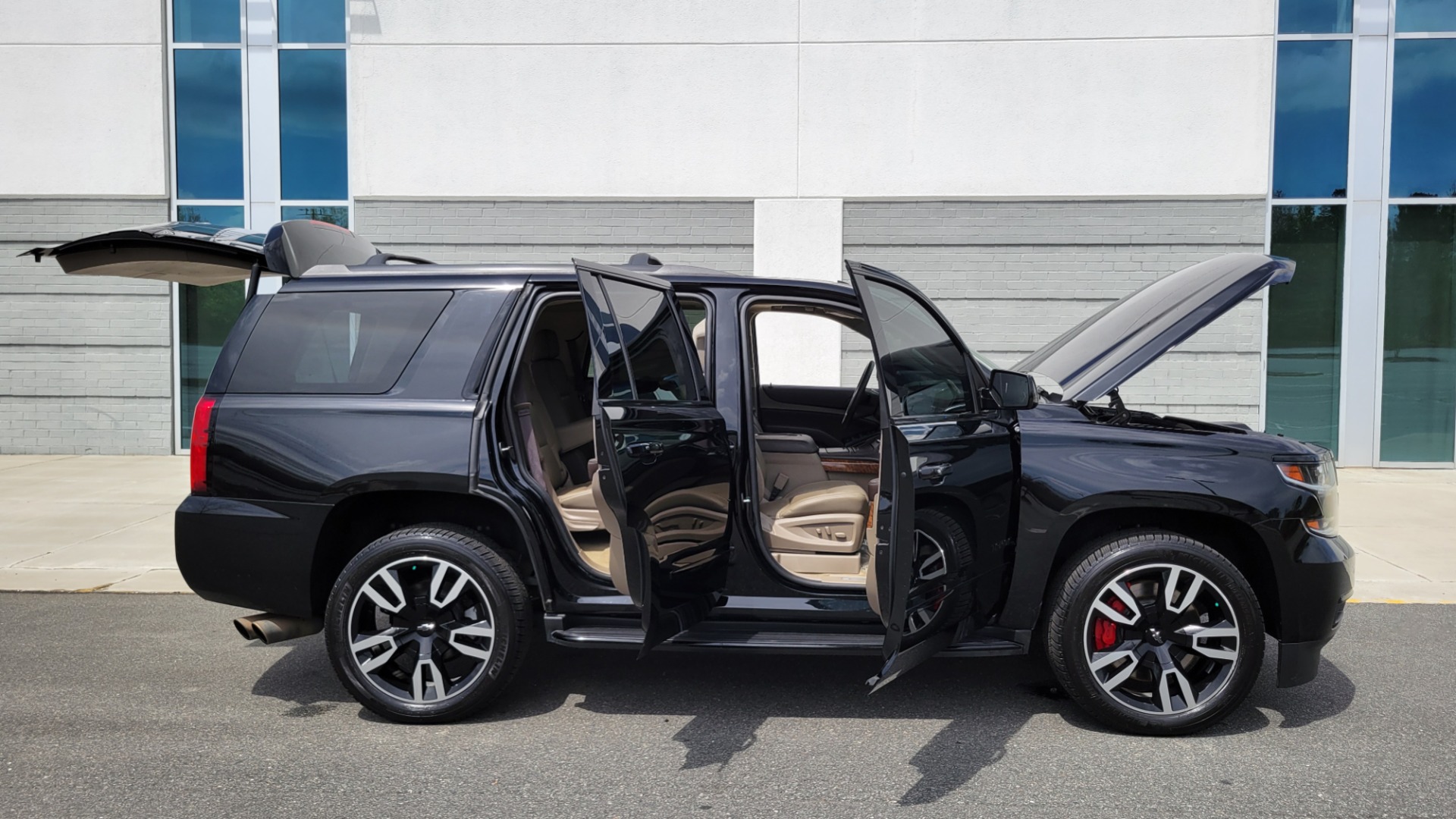 Used 2018 Chevrolet TAHOE PREMIER 6.2L 4X4 / RST EDITION / NAV / DVD / HUD / SUNROOF / REARVIEW for sale Sold at Formula Imports in Charlotte NC 28227 10