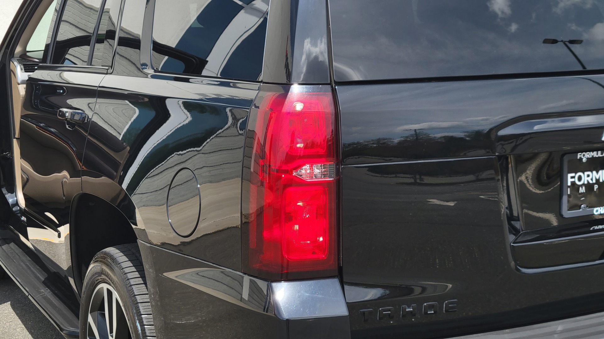 Used 2018 Chevrolet TAHOE PREMIER 6.2L 4X4 / RST EDITION / NAV / DVD / HUD / SUNROOF / REARVIEW for sale Sold at Formula Imports in Charlotte NC 28227 32