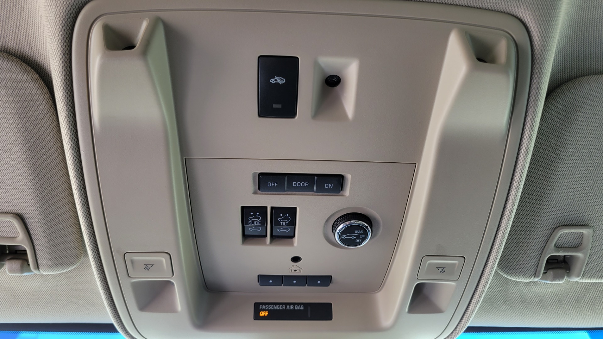 Used 2018 Chevrolet TAHOE PREMIER 6.2L 4X4 / RST EDITION / NAV / DVD / HUD / SUNROOF / REARVIEW for sale Sold at Formula Imports in Charlotte NC 28227 64