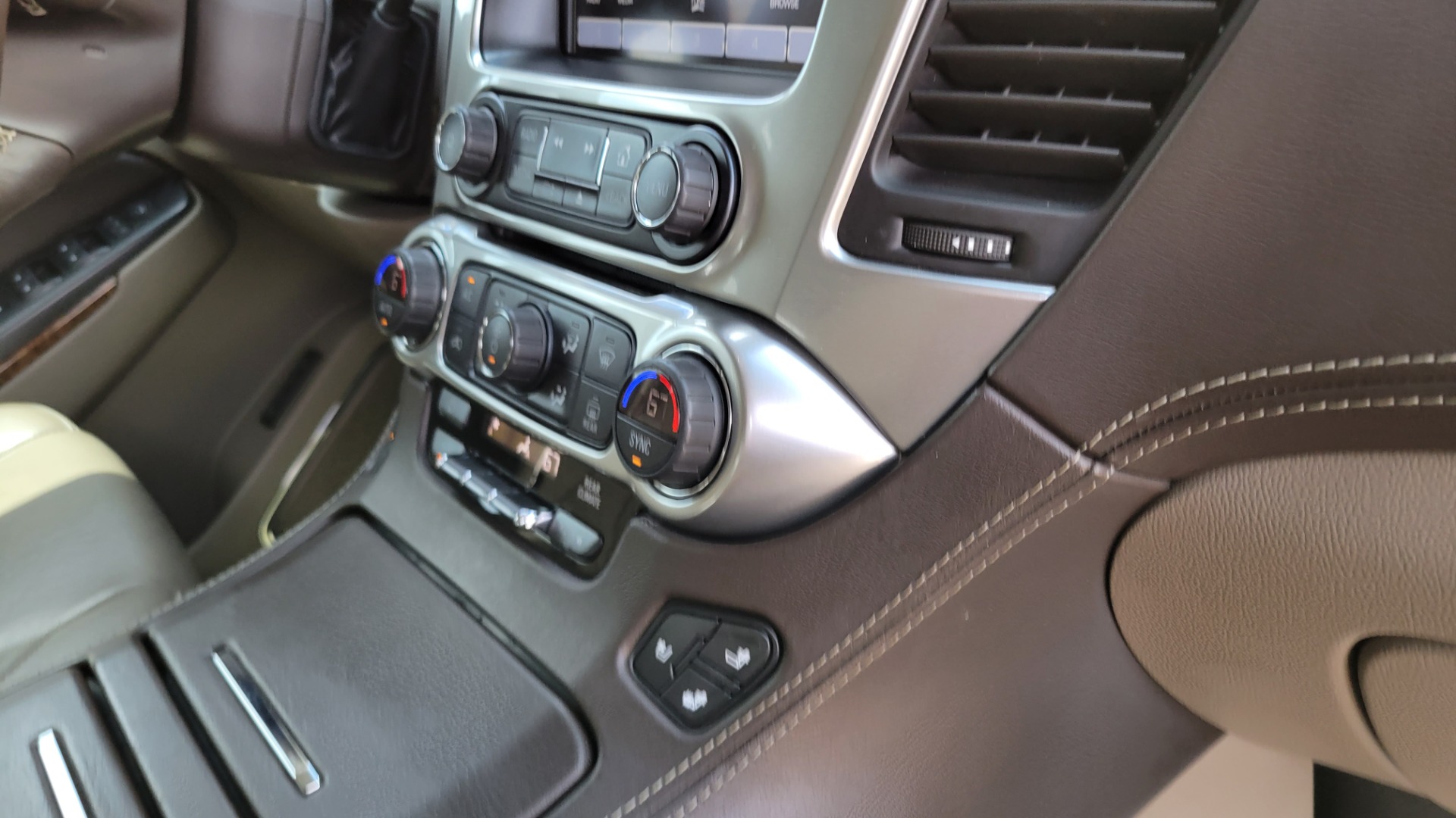 Used 2018 Chevrolet TAHOE PREMIER 6.2L 4X4 / RST EDITION / NAV / DVD / HUD / SUNROOF / REARVIEW for sale Sold at Formula Imports in Charlotte NC 28227 77