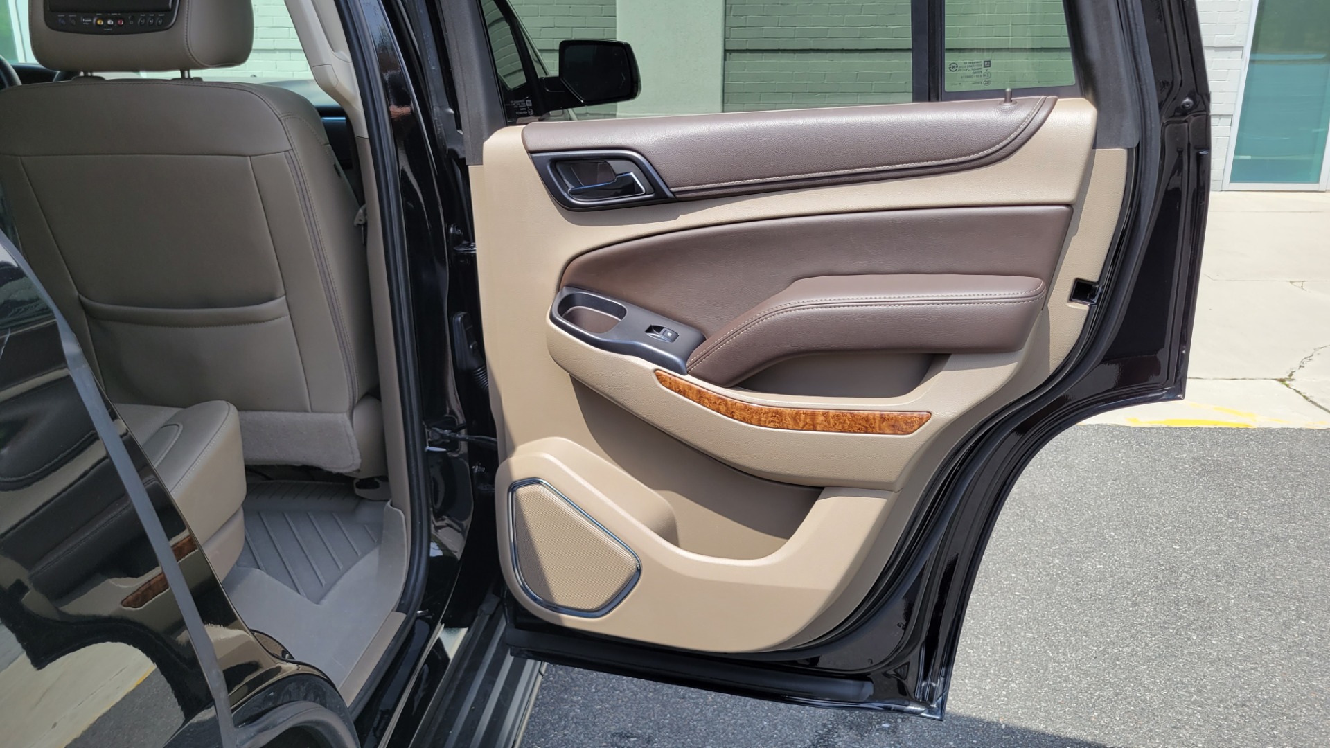 Used 2018 Chevrolet TAHOE PREMIER 6.2L 4X4 / RST EDITION / NAV / DVD / HUD / SUNROOF / REARVIEW for sale Sold at Formula Imports in Charlotte NC 28227 78