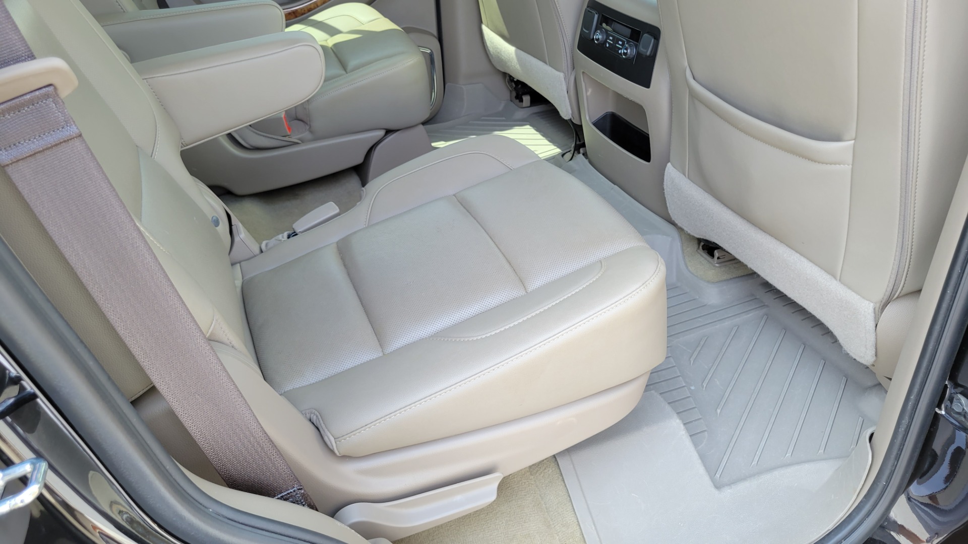 Used 2018 Chevrolet TAHOE PREMIER 6.2L 4X4 / RST EDITION / NAV / DVD / HUD / SUNROOF / REARVIEW for sale Sold at Formula Imports in Charlotte NC 28227 79