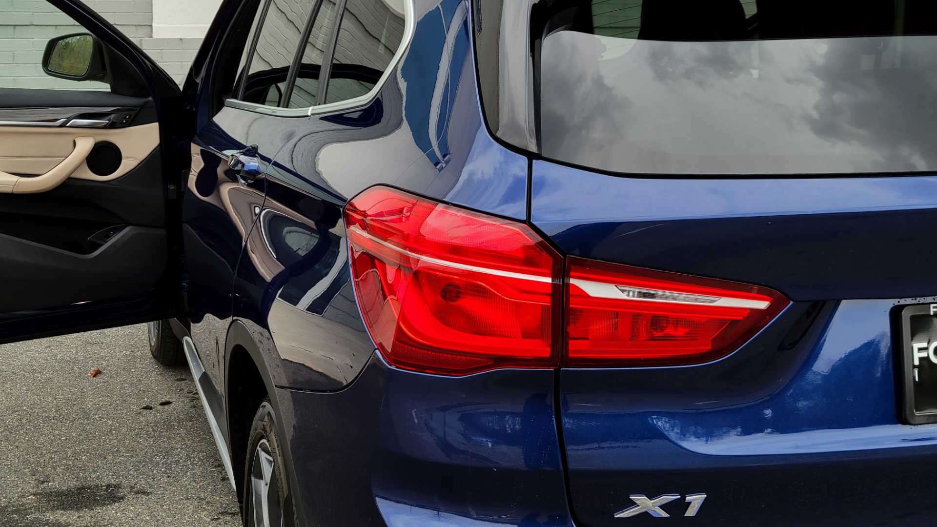 Used 2018 BMW X1 XDRIVE28I LUXURY / CONV / PARK DIST CNTRL / HTD STS & STRNG WHL / REARVIEW for sale $28,295 at Formula Imports in Charlotte NC 28227 23