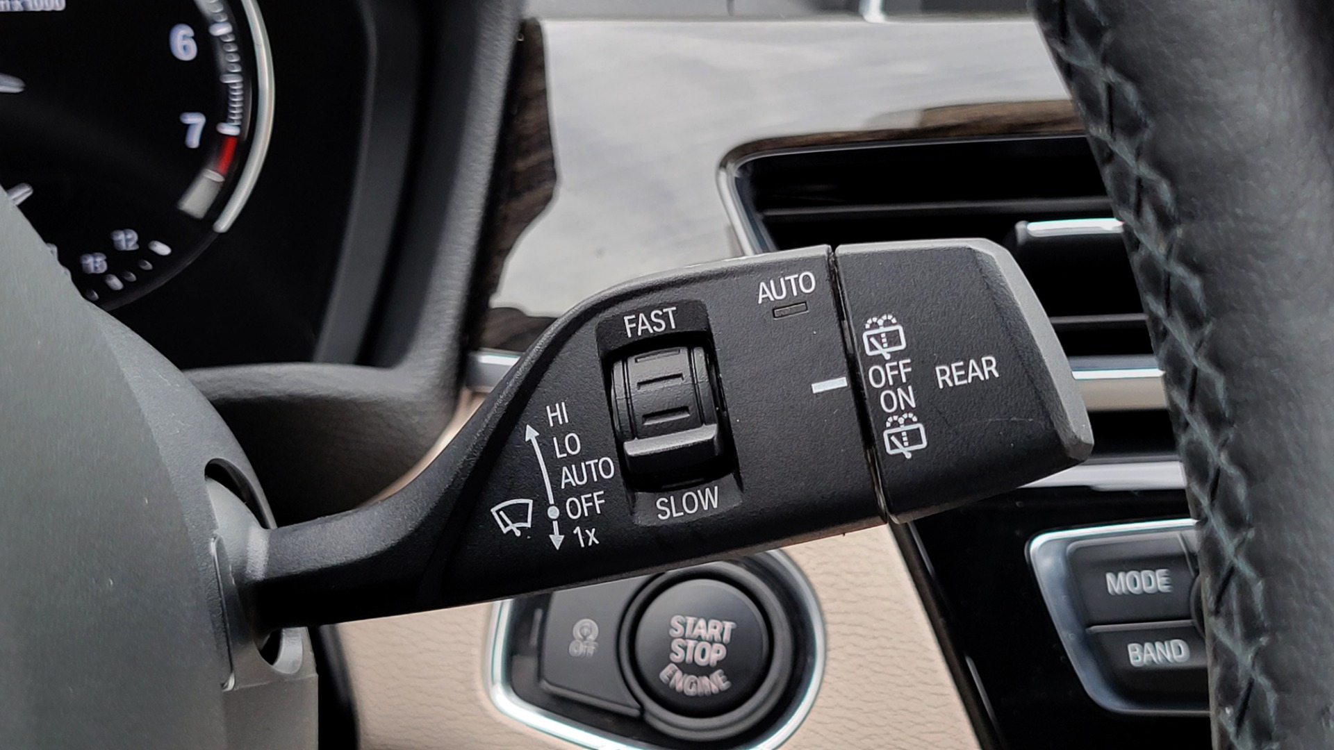 Used 2018 BMW X1 XDRIVE28I LUXURY / CONV / PARK DIST CNTRL / HTD STS & STRNG WHL / REARVIEW for sale $28,295 at Formula Imports in Charlotte NC 28227 38