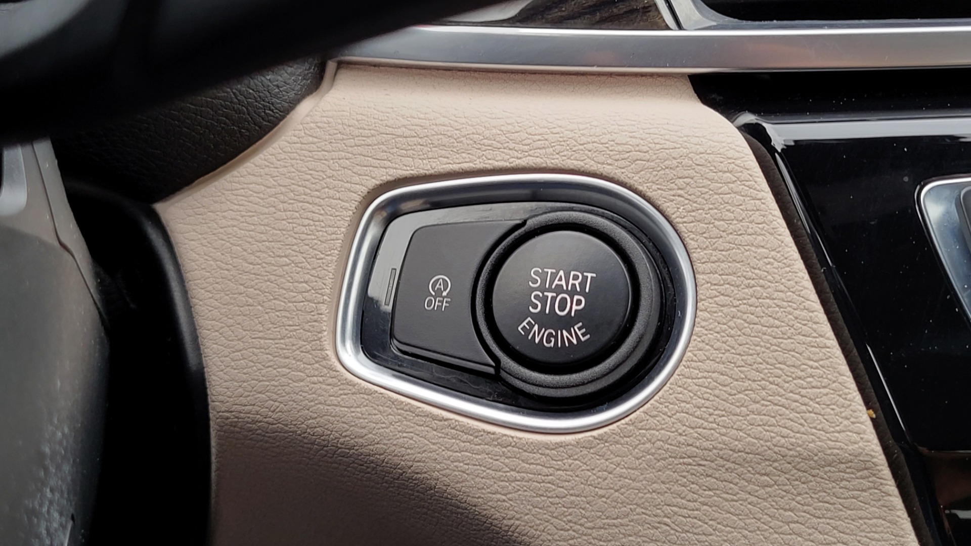Used 2018 BMW X1 XDRIVE28I LUXURY / CONV / PARK DIST CNTRL / HTD STS & STRNG WHL / REARVIEW for sale $28,295 at Formula Imports in Charlotte NC 28227 39