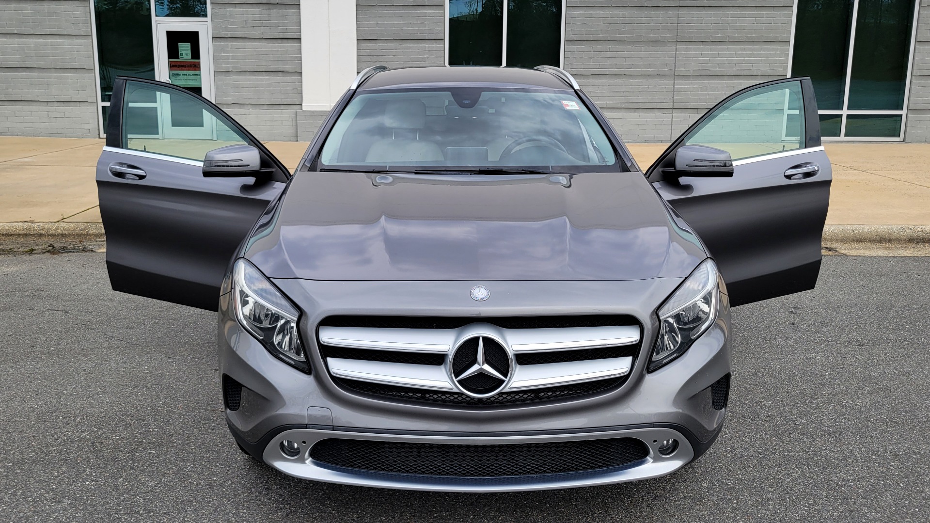 Used 2017 Mercedes-Benz GLA 250 2.0L SUV / APPLE CARPLAY / BLIND SPOT / KEYLESS-GO for sale $26,795 at Formula Imports in Charlotte NC 28227 17