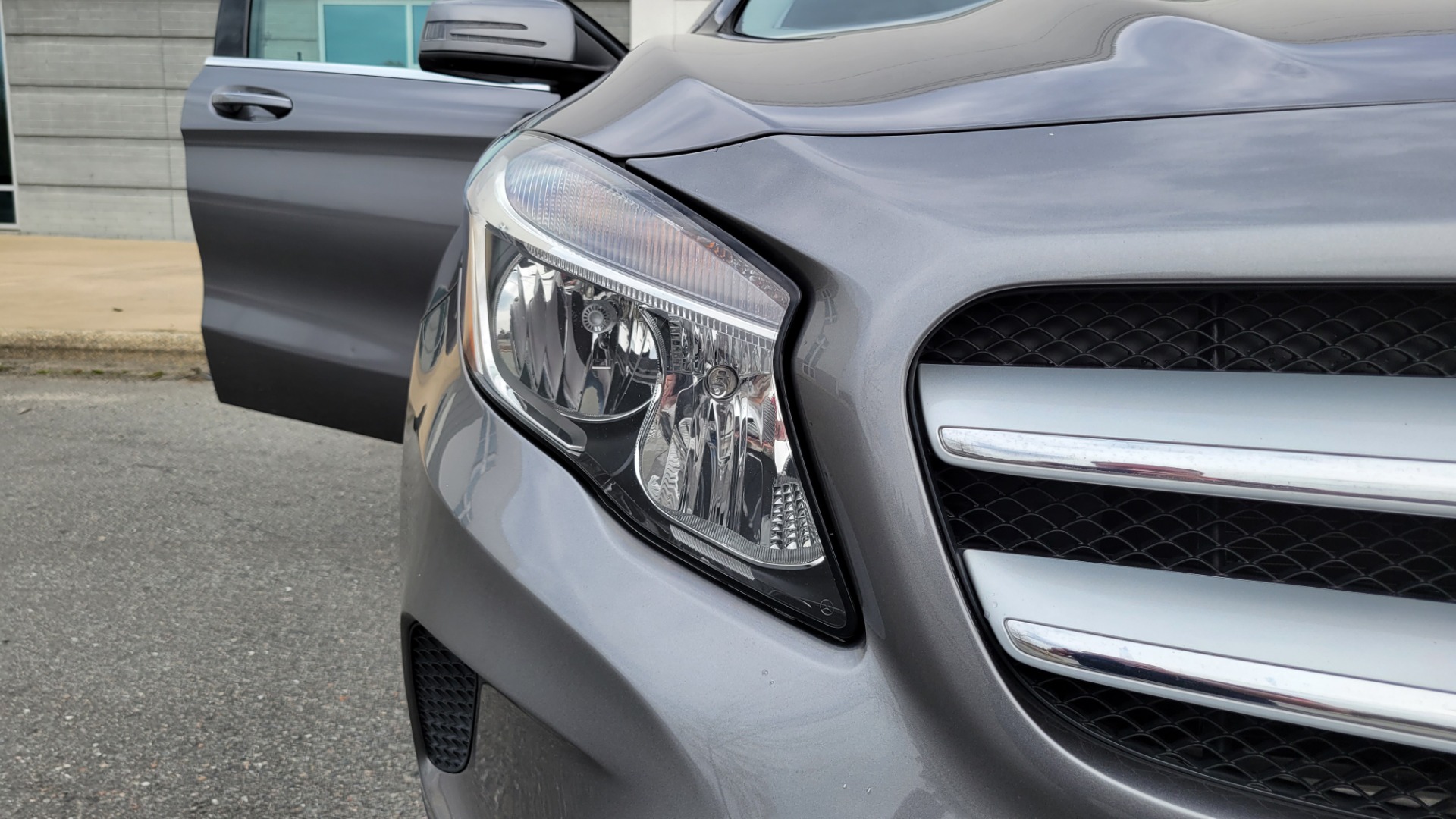 Used 2017 Mercedes-Benz GLA 250 2.0L SUV / APPLE CARPLAY / BLIND SPOT / KEYLESS-GO for sale $26,795 at Formula Imports in Charlotte NC 28227 18